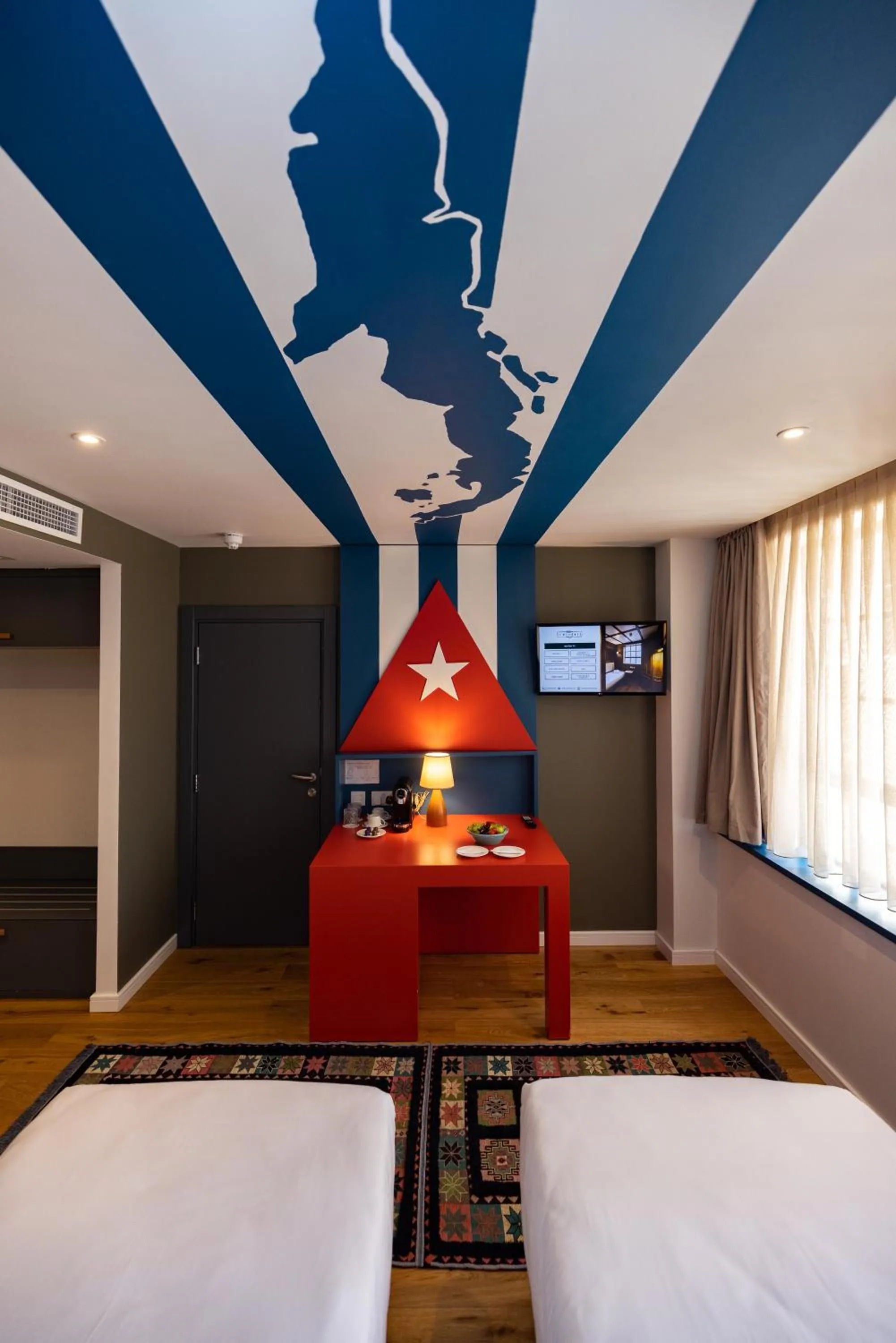 Bed in Limehouse Library Hotel