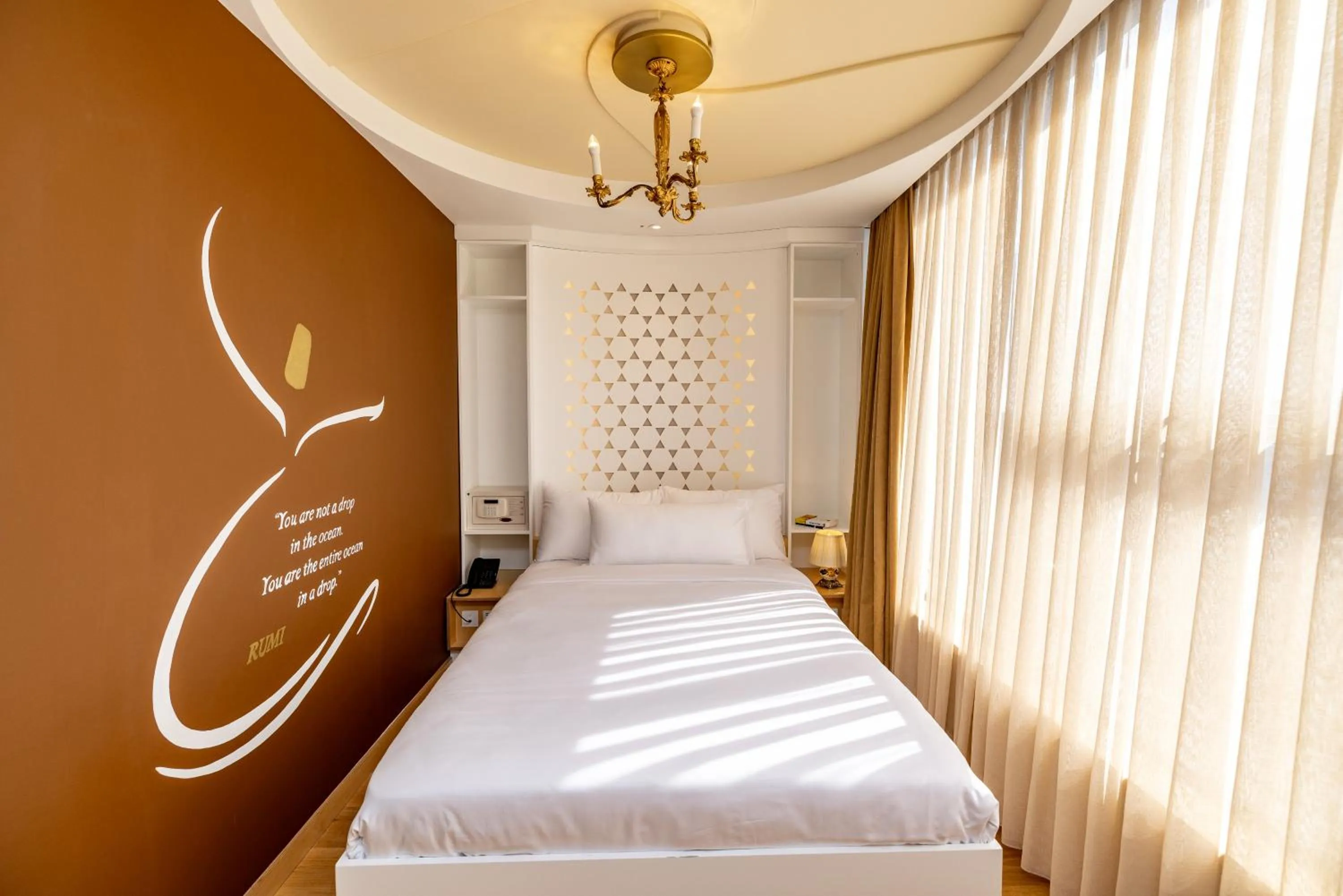 Bed in Limehouse Library Hotel