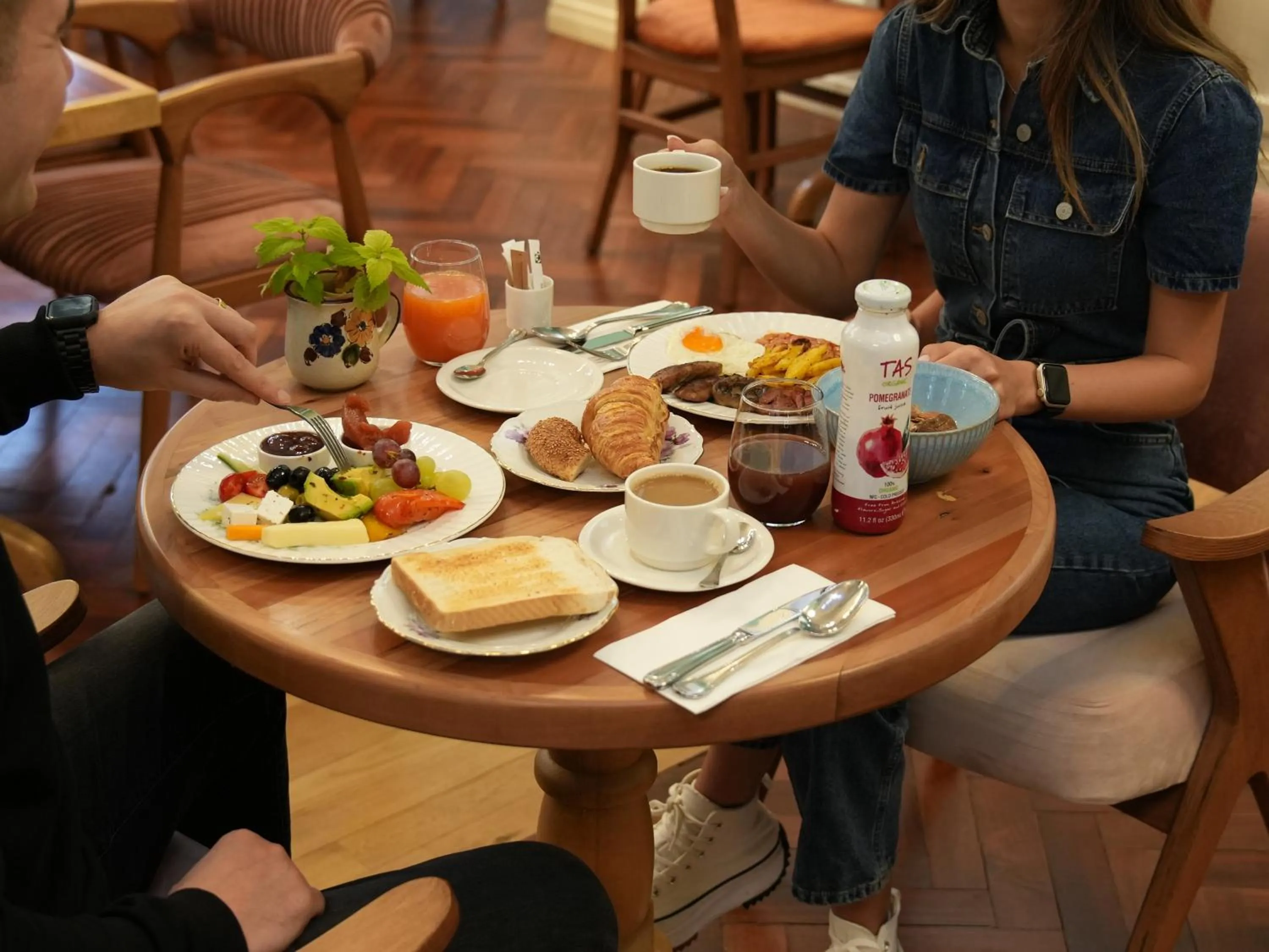Breakfast in Limehouse Library Hotel