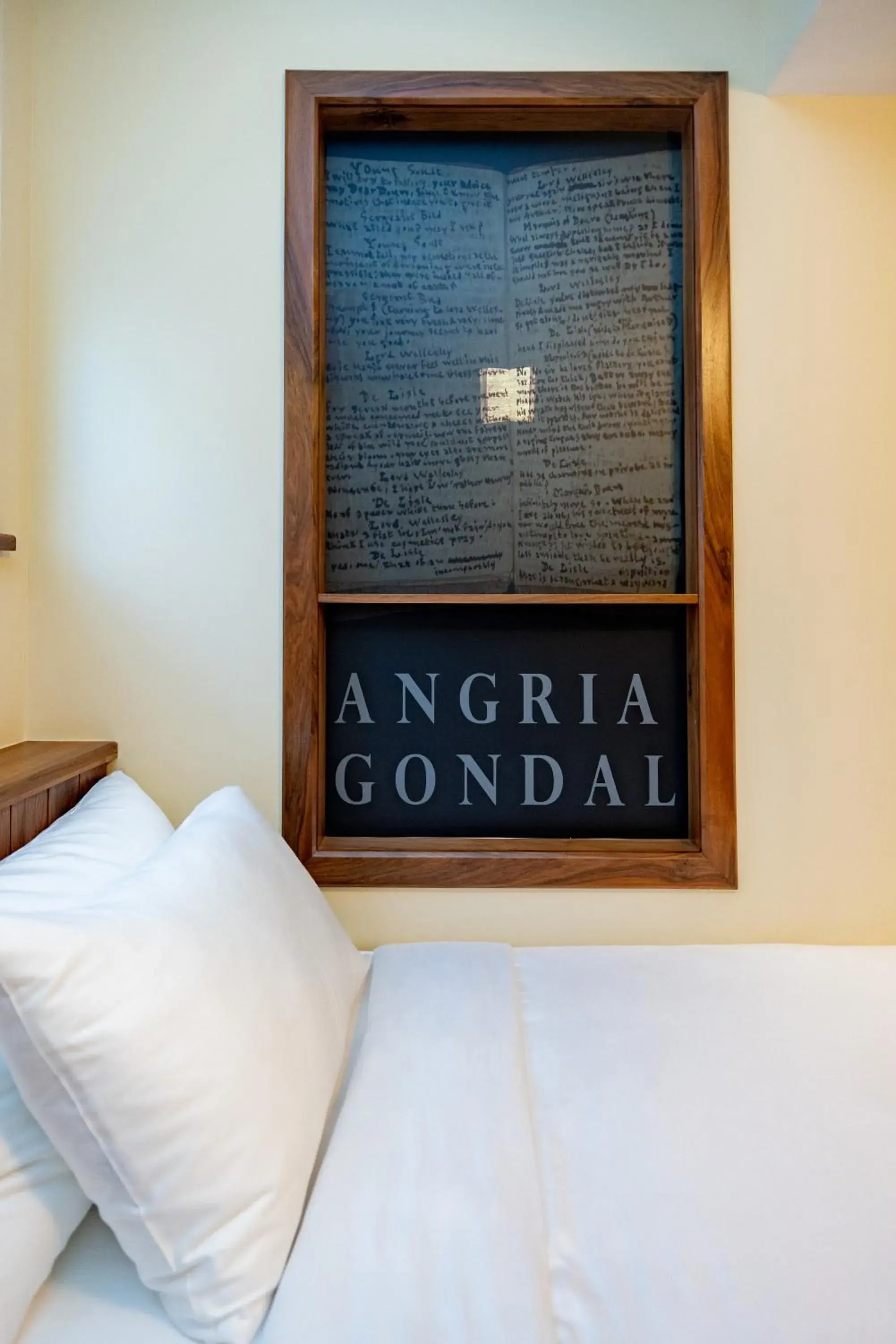 Superior Twin Room in Limehouse Library Hotel Superior Twin Room in Limehouse Library Hotel