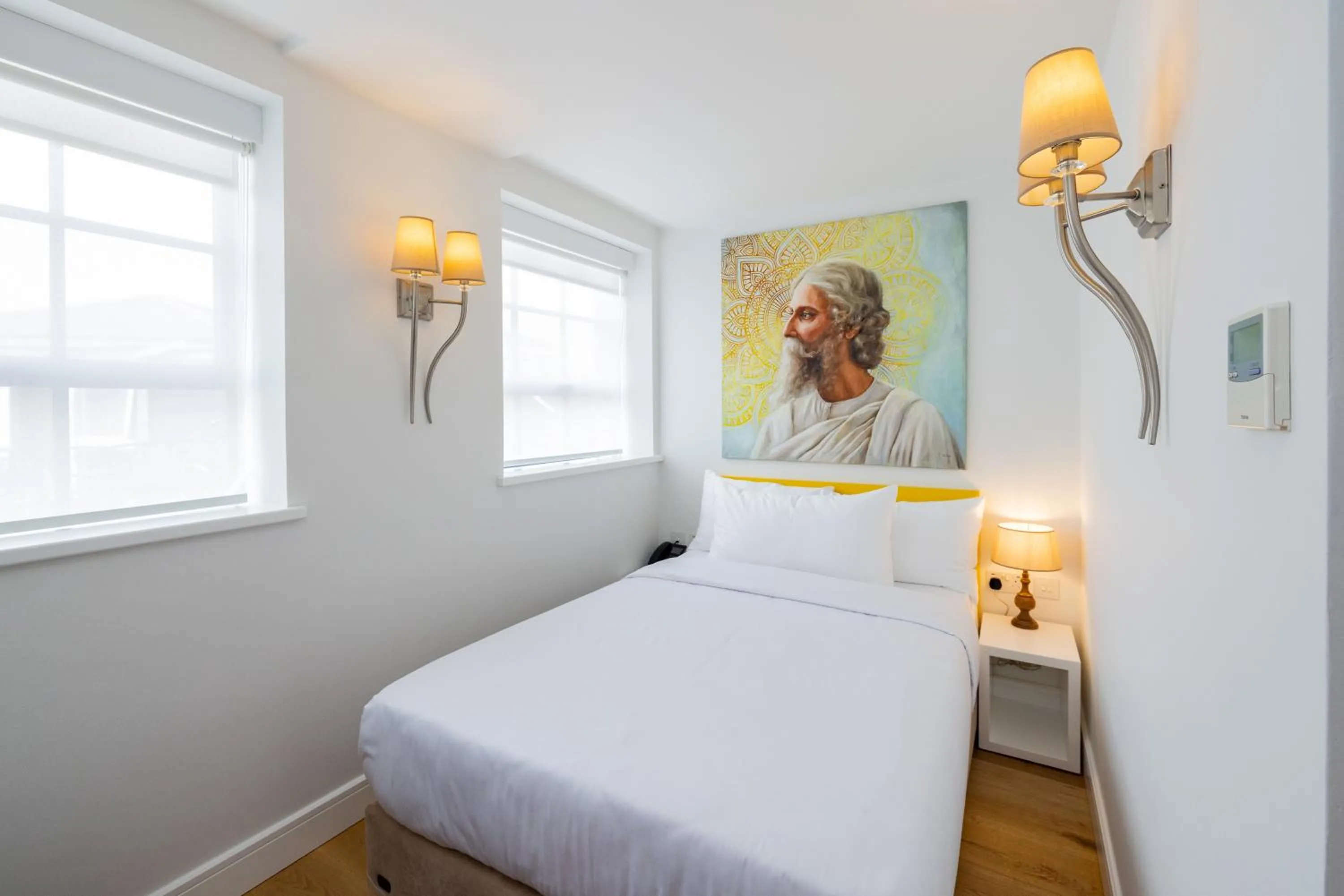 Bed in Limehouse Library Hotel