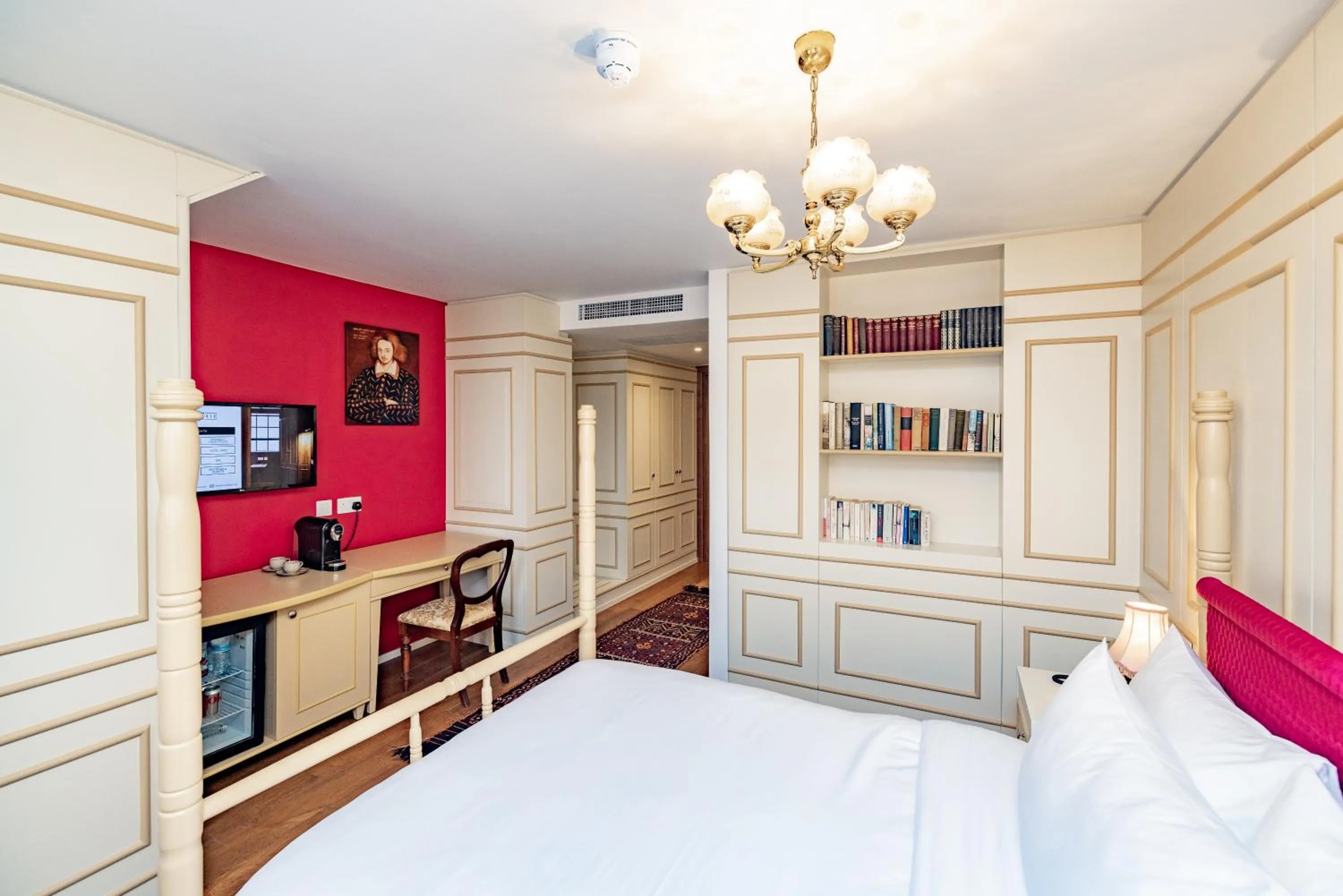 Bed in Limehouse Library Hotel