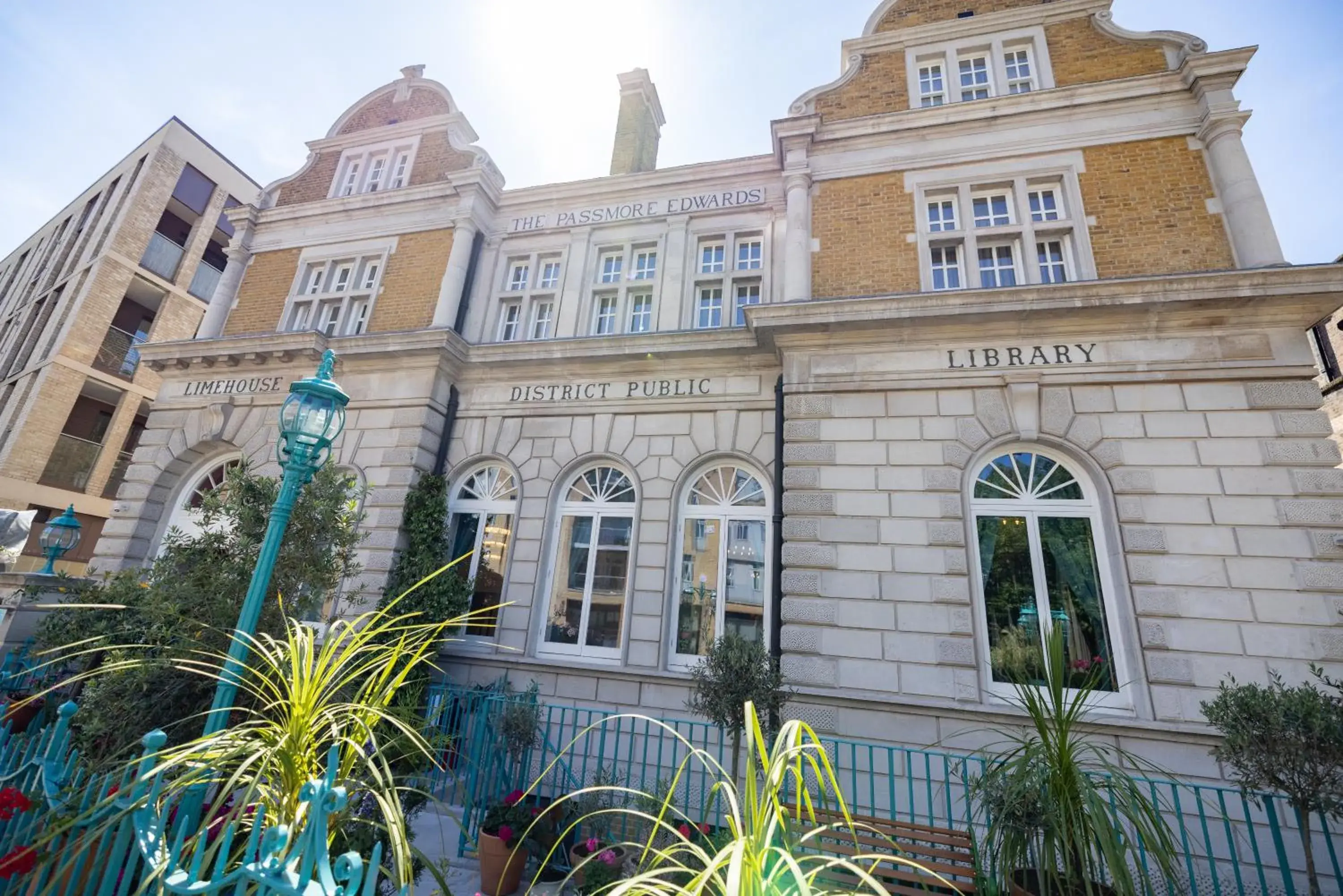 Property building in Limehouse Library Hotel Property building in Limehouse Library Hotel