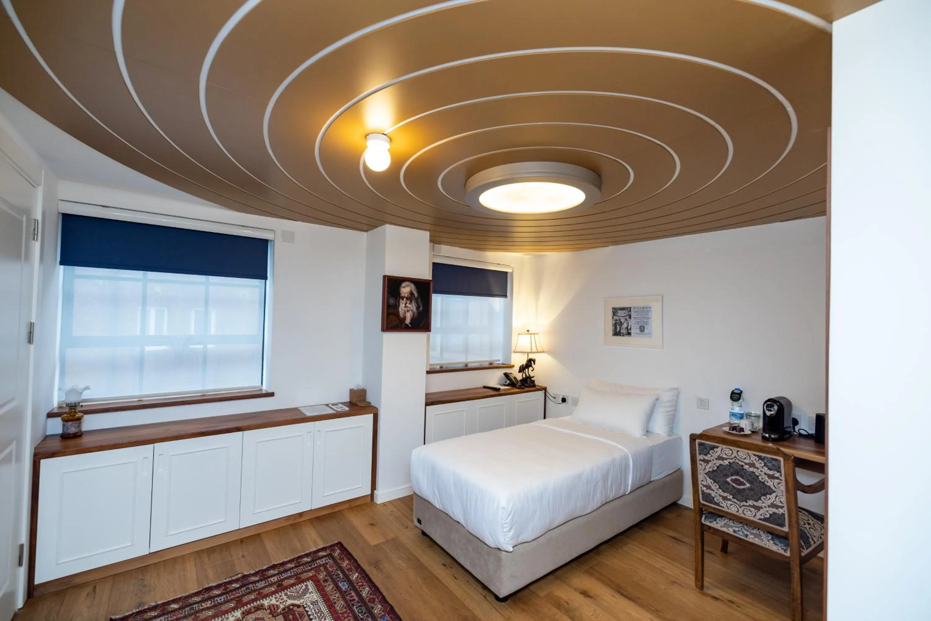 Bed in Limehouse Library Hotel