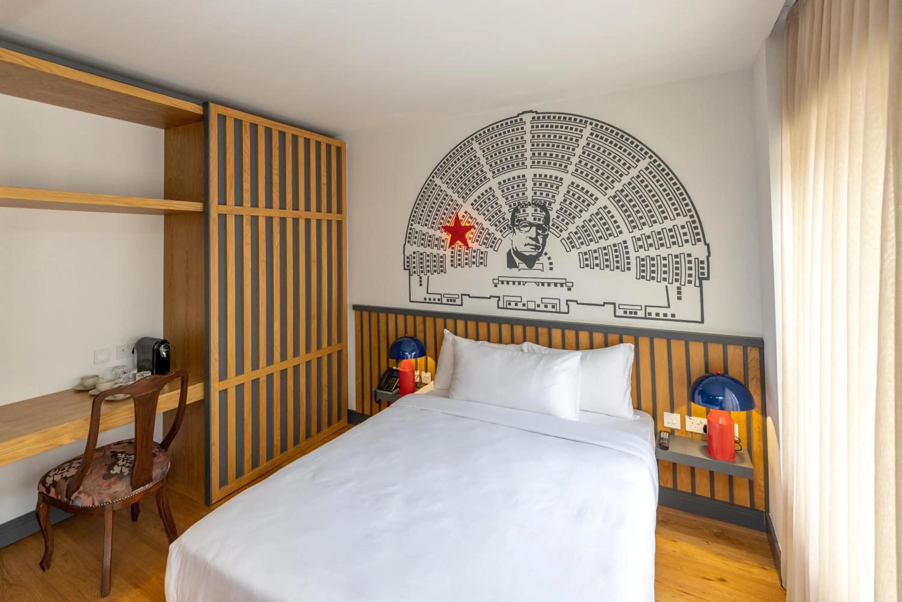 Bed in Limehouse Library Hotel