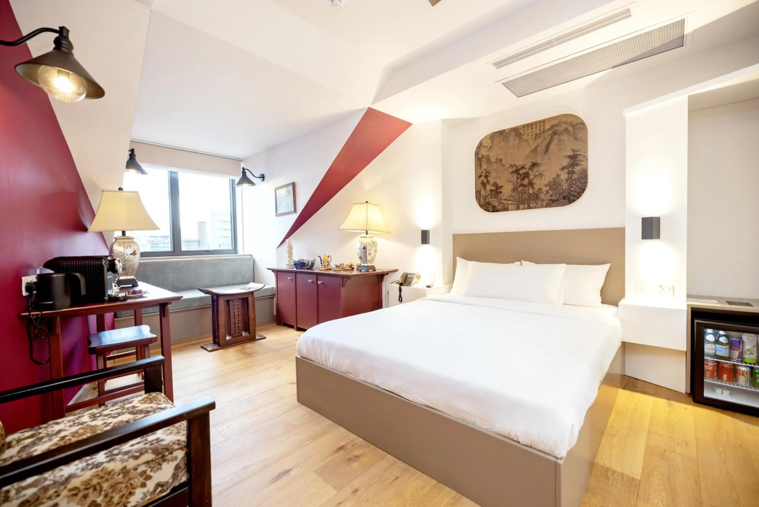 Bed in Limehouse Library Hotel