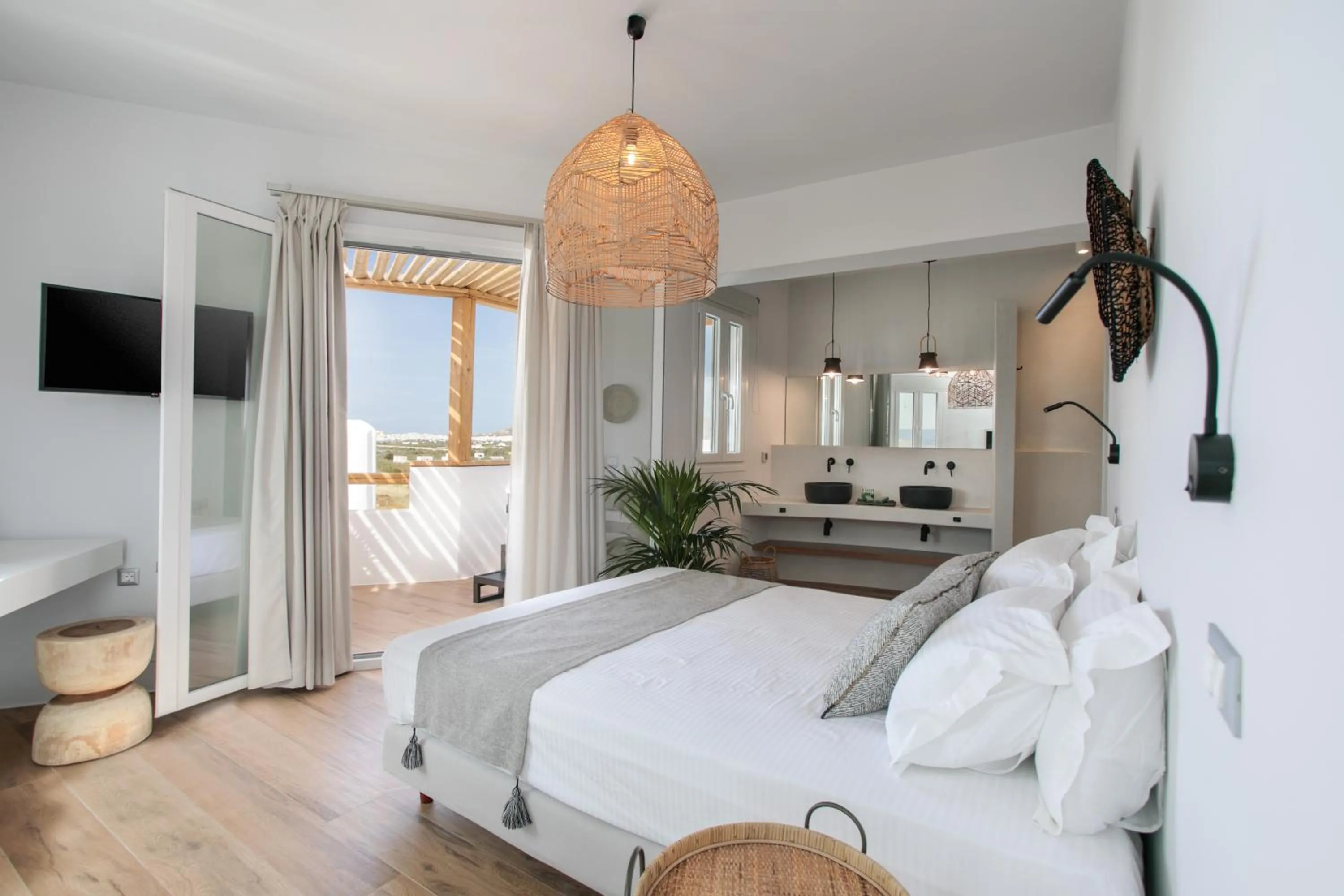 Sunday Luxury Suites
