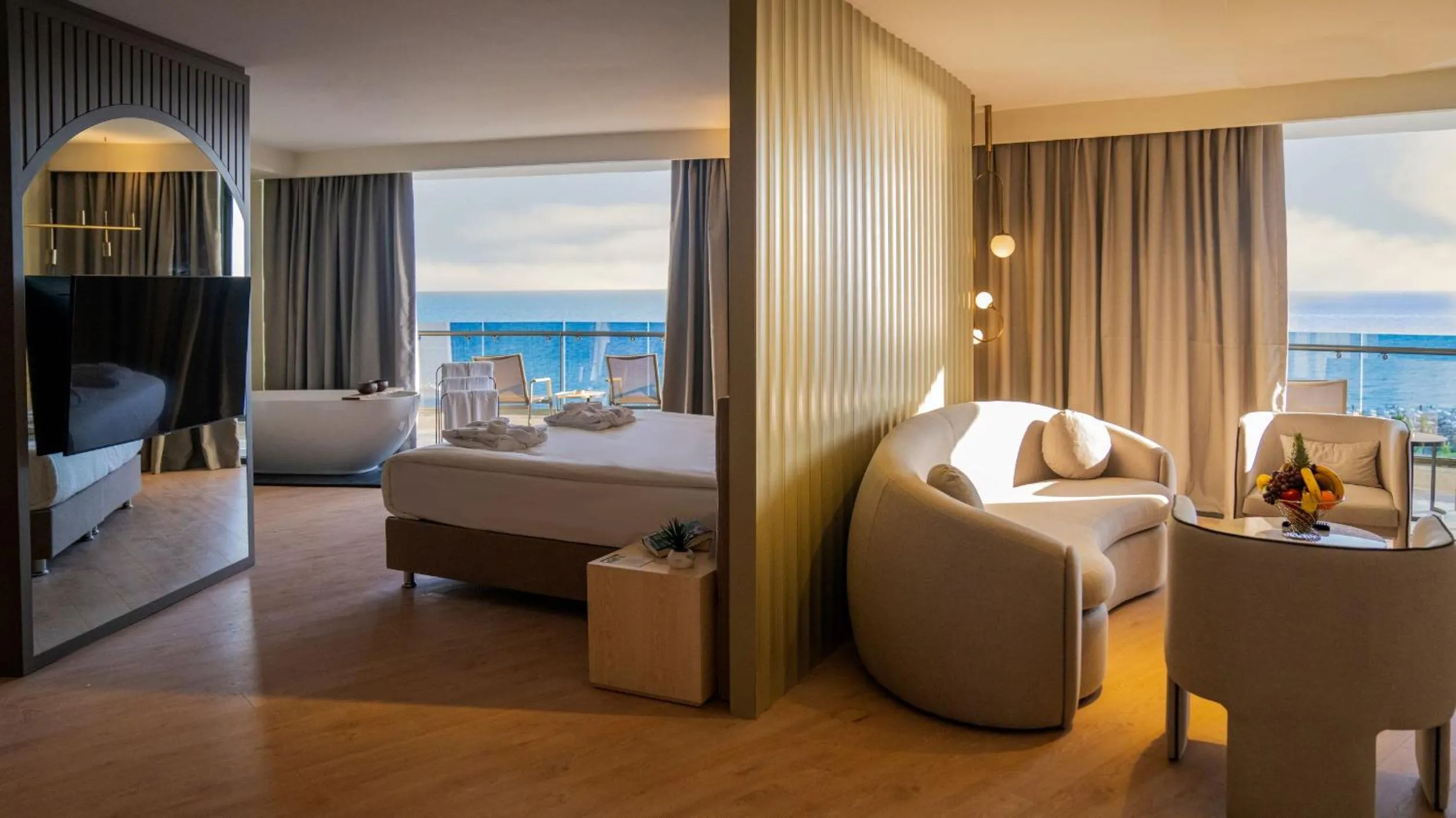 Sea view, Bed in Alarcha Hotels & Resort - All Inclusive