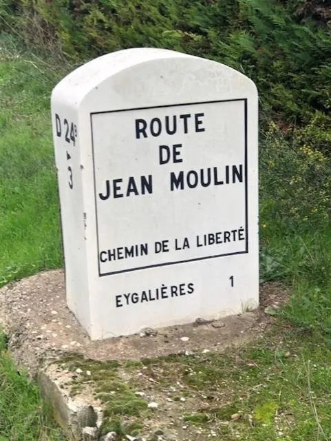 Hiking in Maison Les Chênes