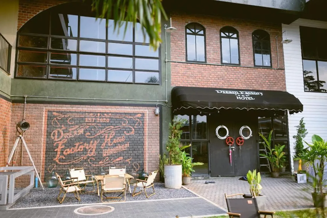 Dream Factory Hotel