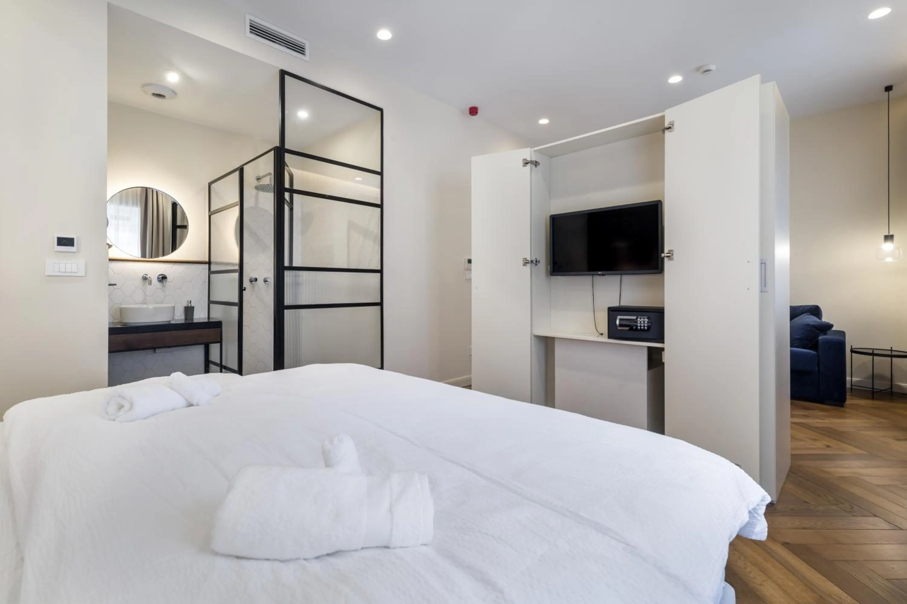 Photo of the whole room, Bed in Budapest Eye- Boutique Suites, by BQA