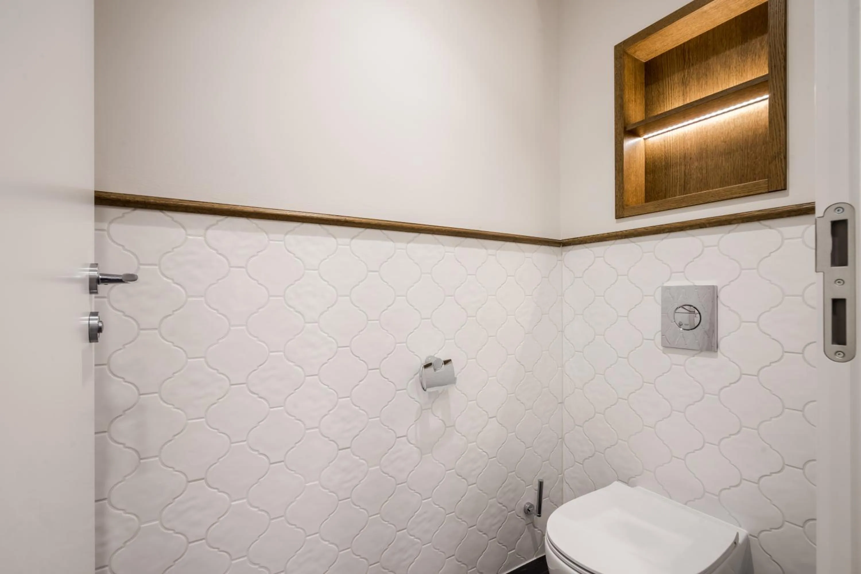 Toilet in Budapest Eye- Boutique Suites, by BQA