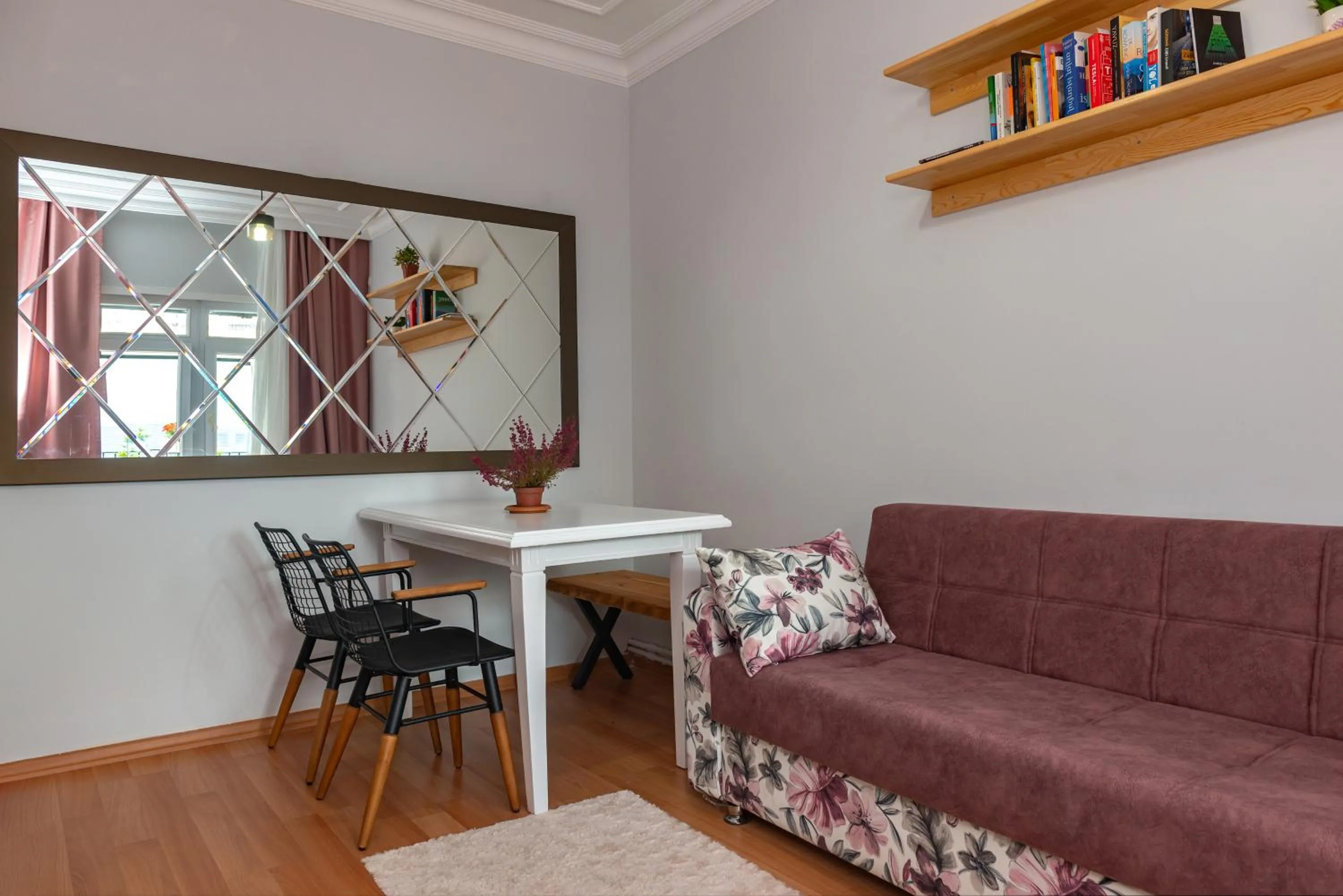 Living room in Dualis Hotel