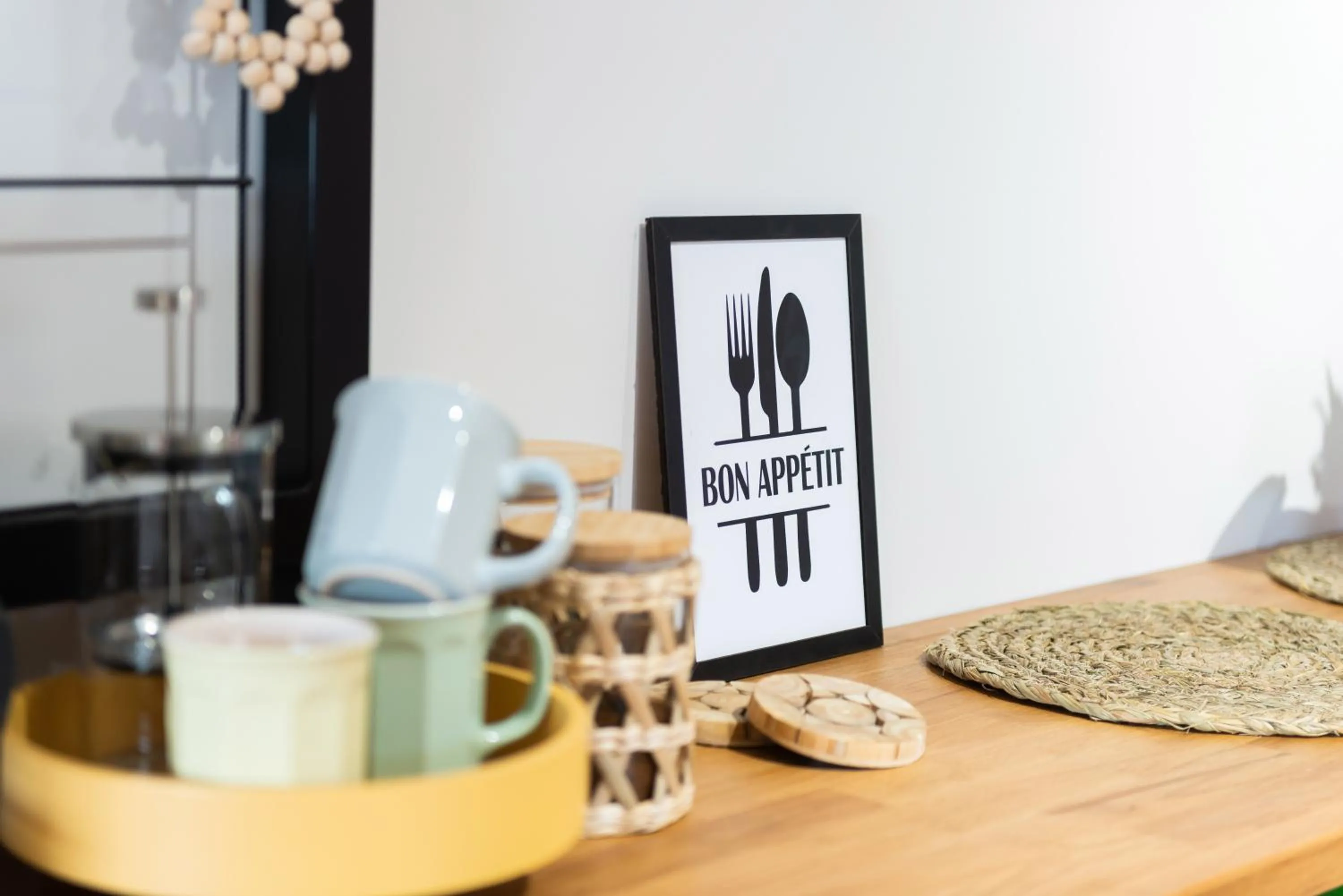 Coffee/tea facilities in Dualis Hotel