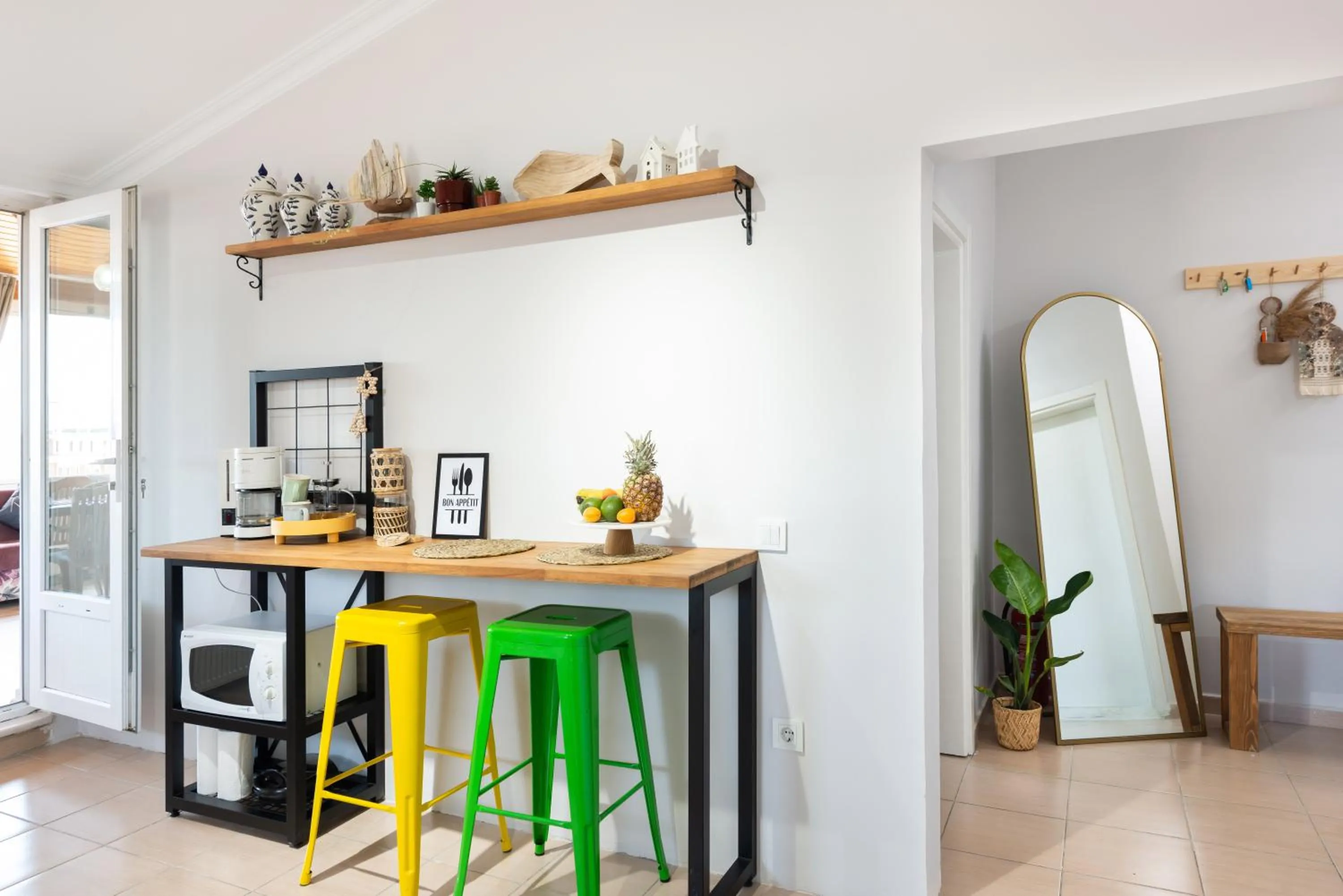 Coffee/tea facilities in Dualis Hotel