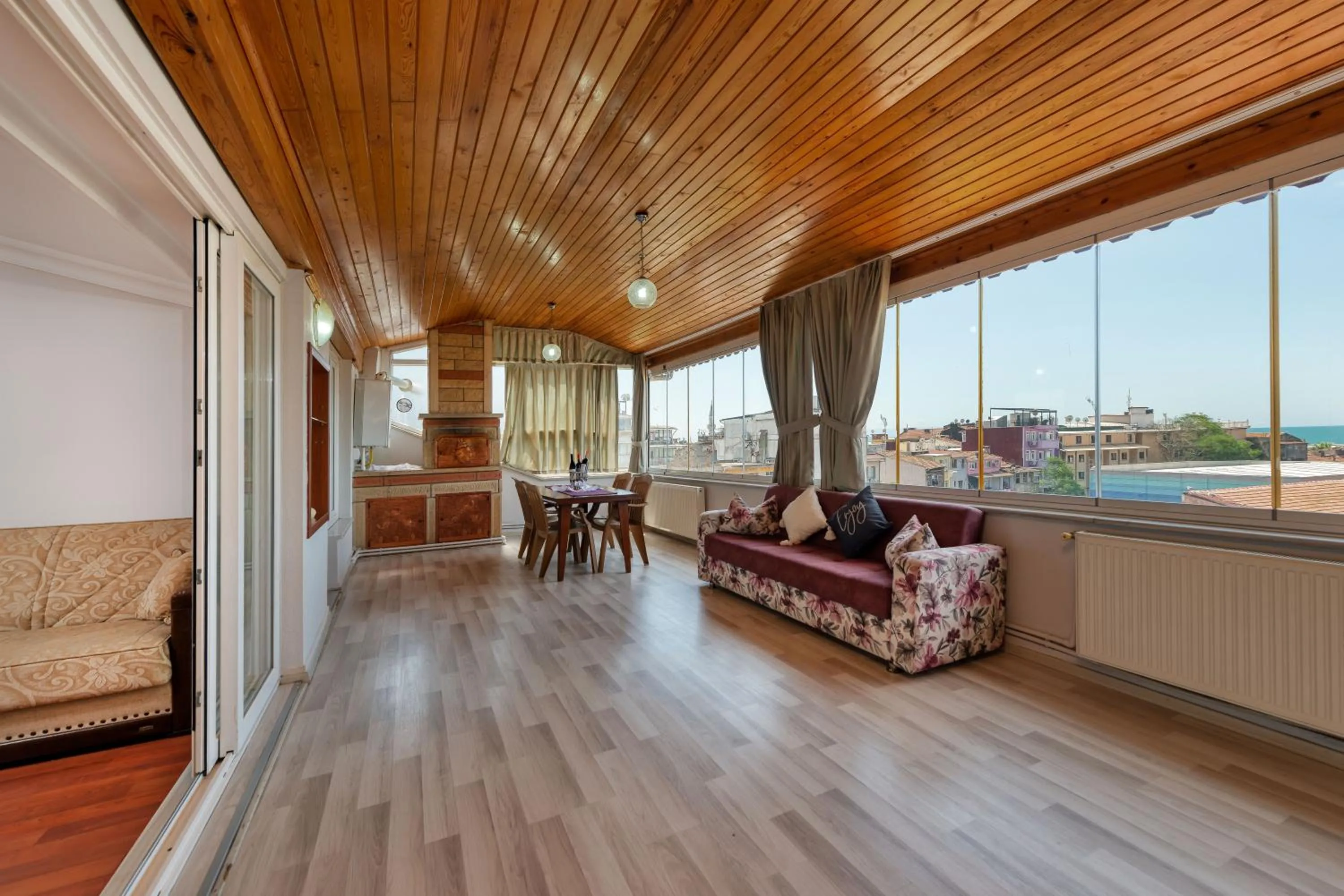 Living room in Dualis Hotel