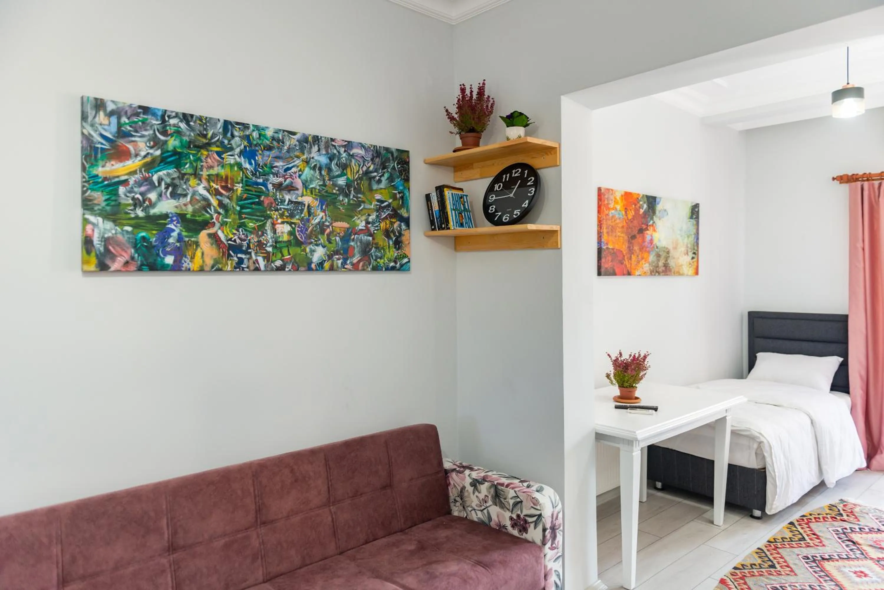 Seating area, Bed in Dualis Hotel