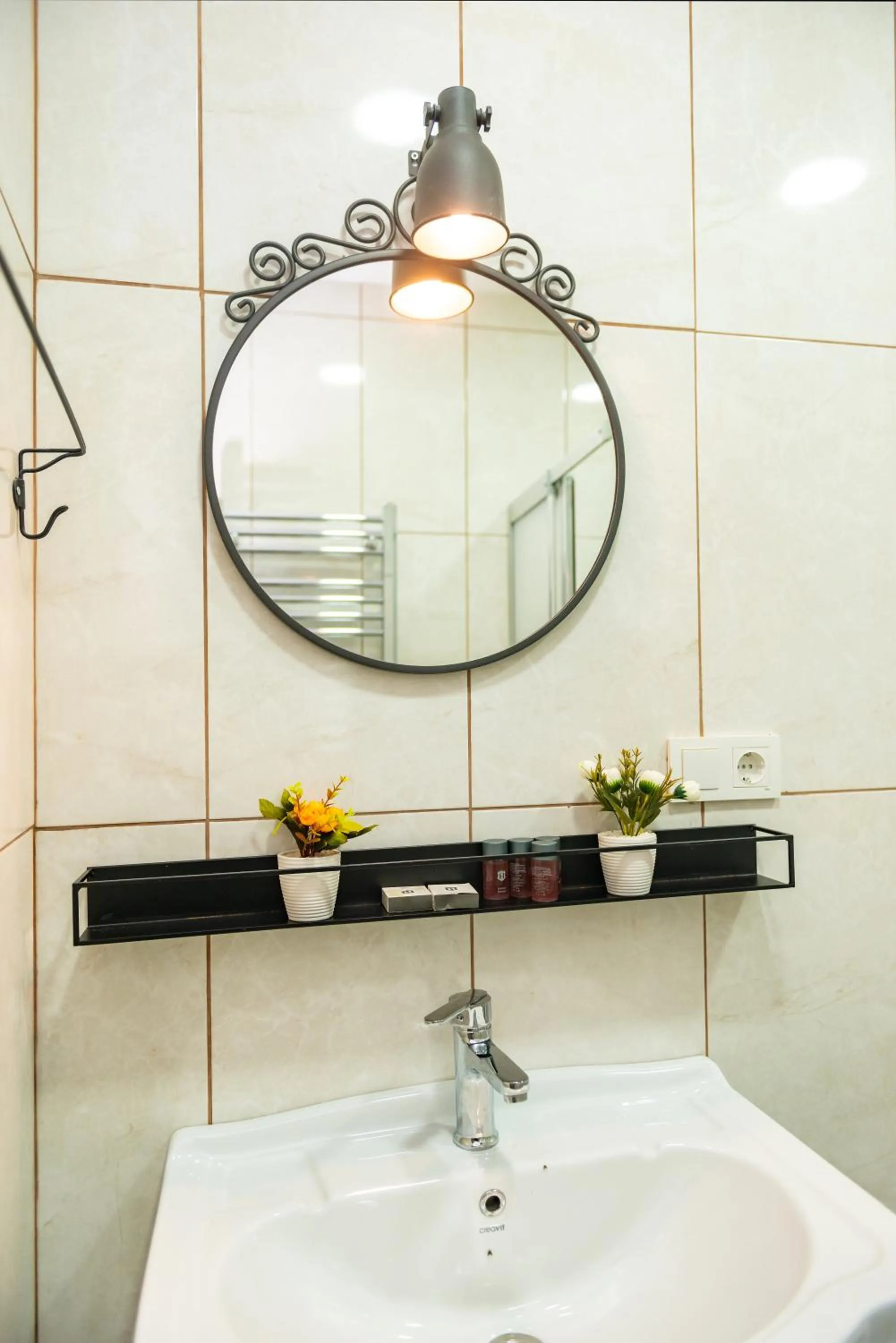 Bathroom in Dualis Hotel