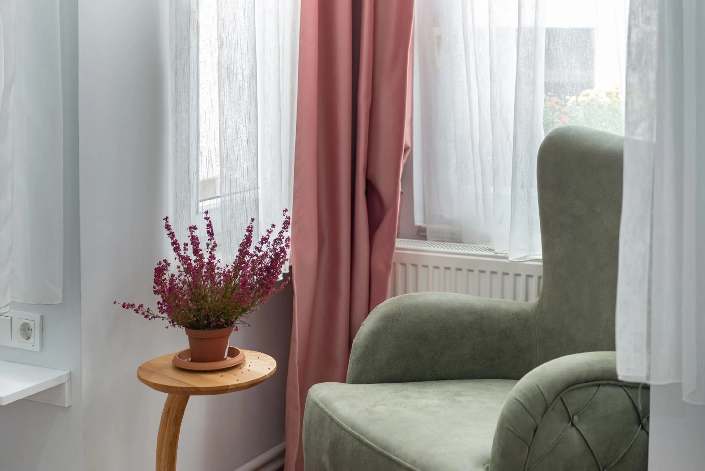 Living room in Dualis Hotel