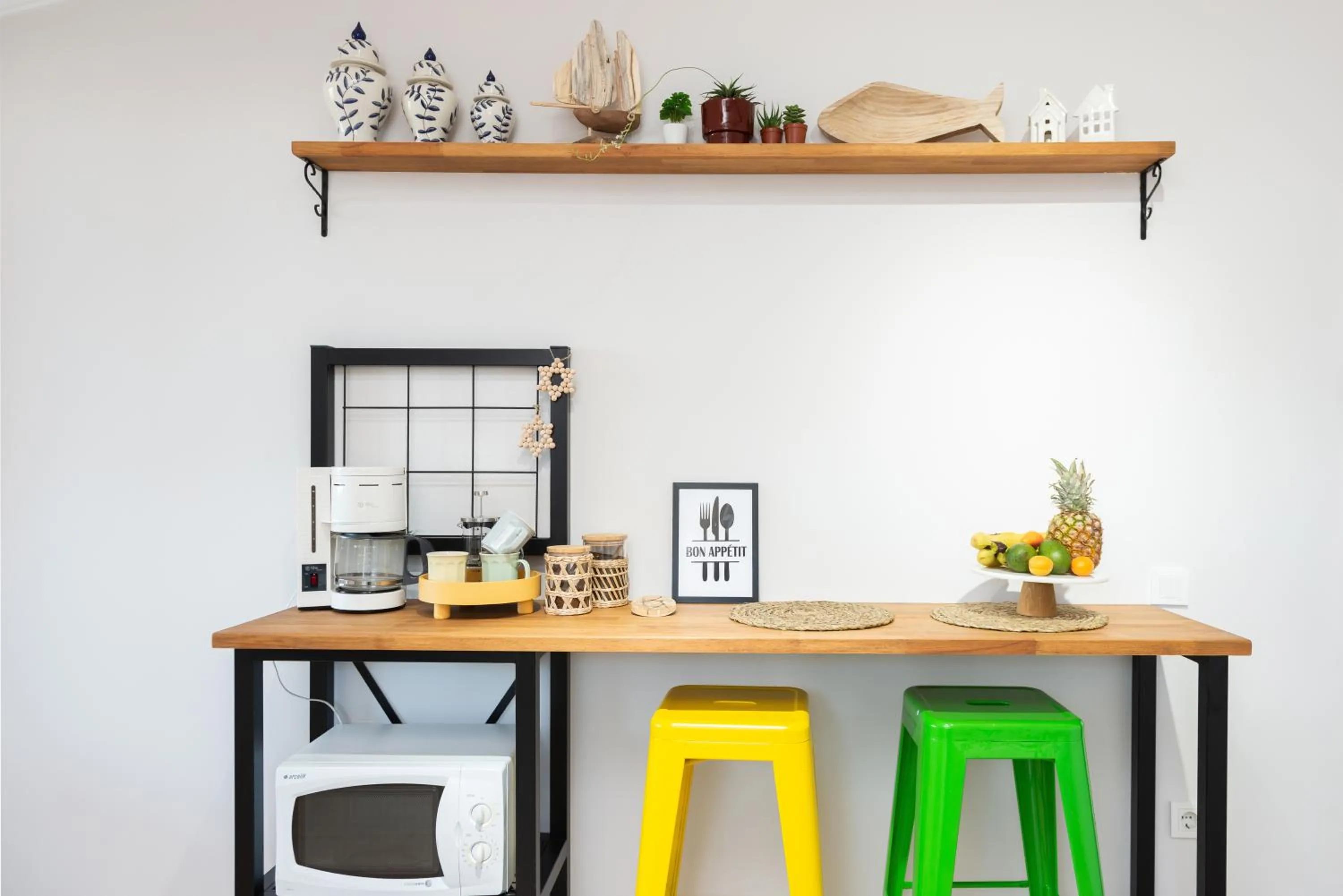 Coffee/tea facilities in Dualis Hotel