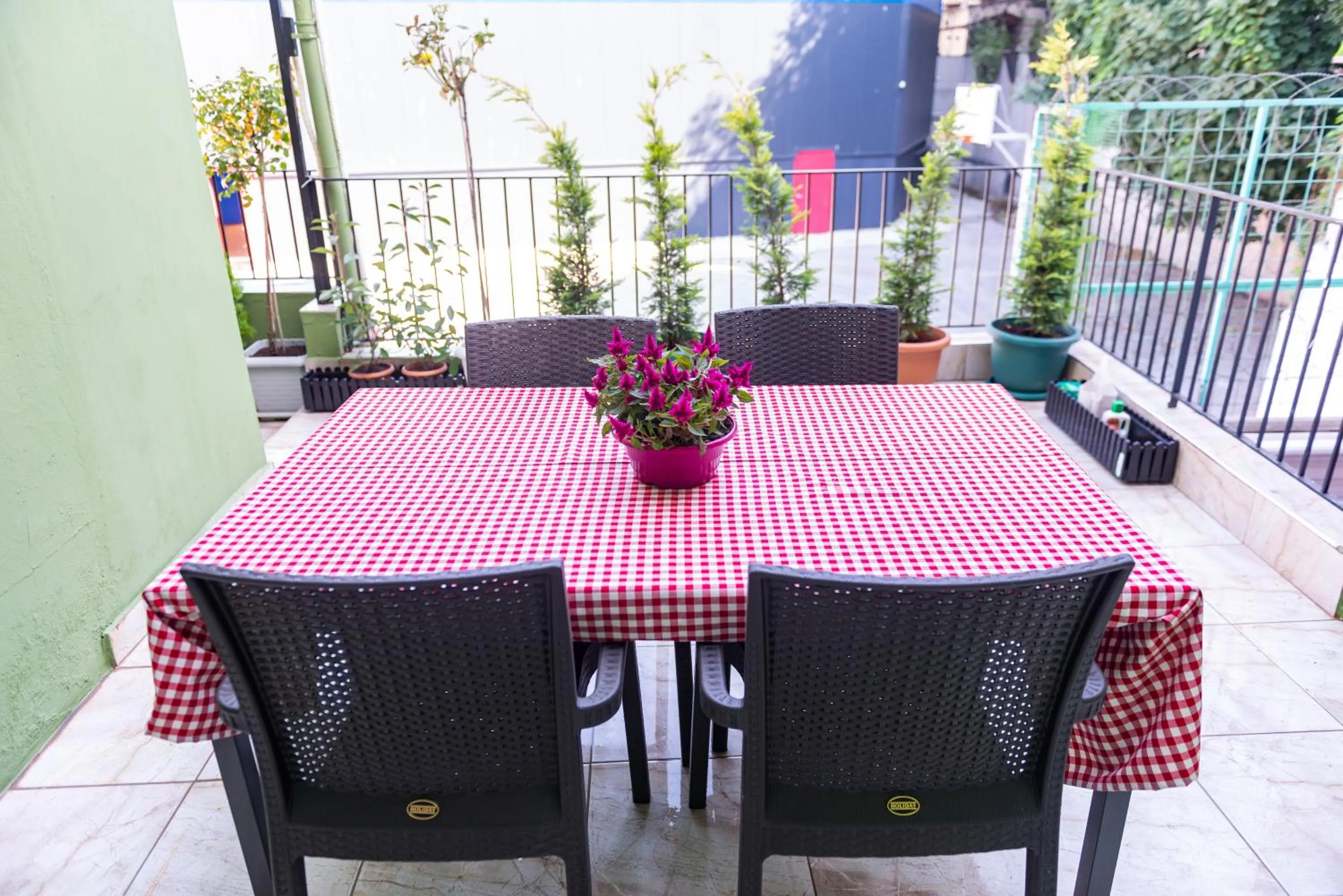 Patio in Dualis Hotel