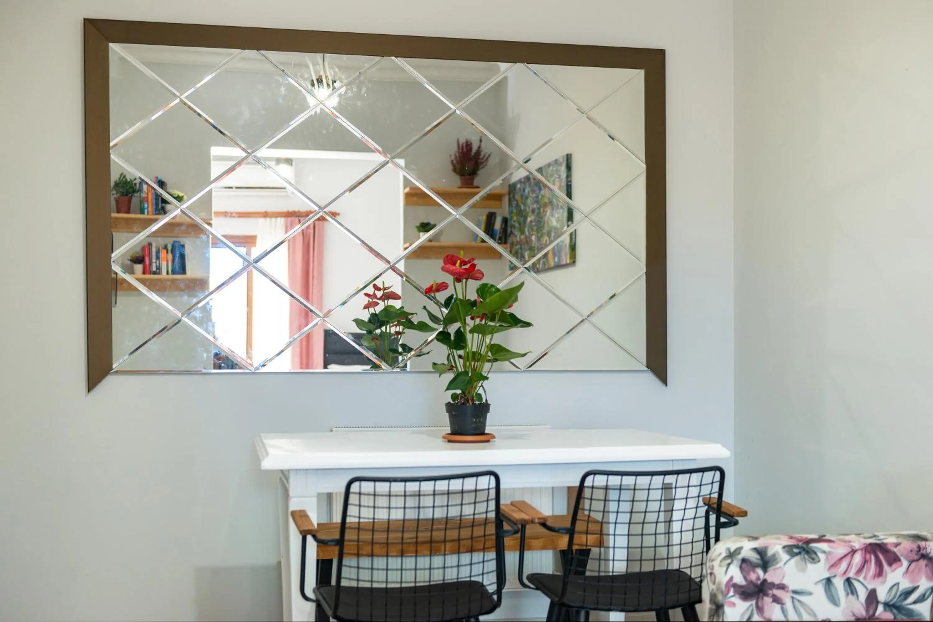 Dining area in Dualis Hotel