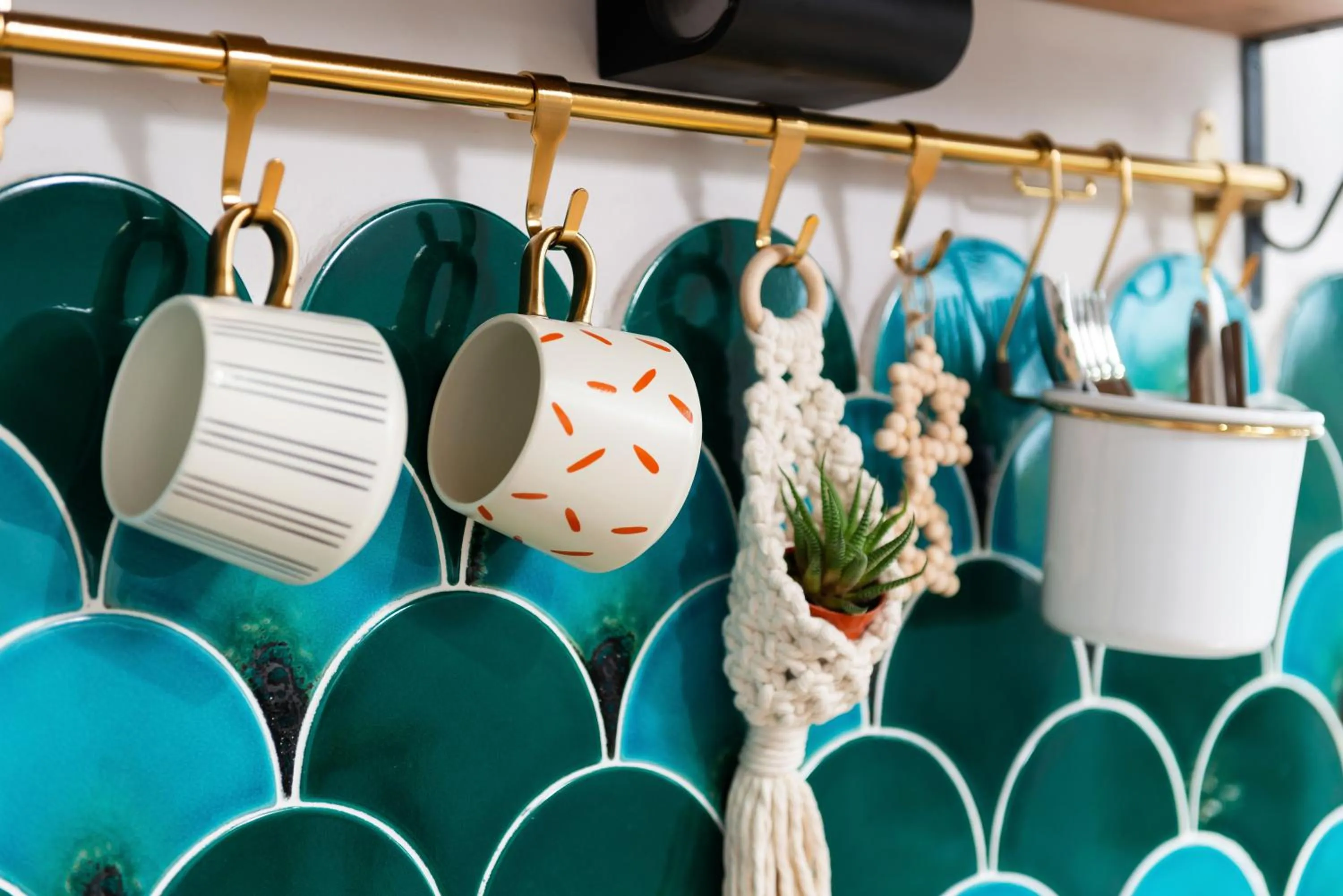 Coffee/tea facilities in Dualis Hotel