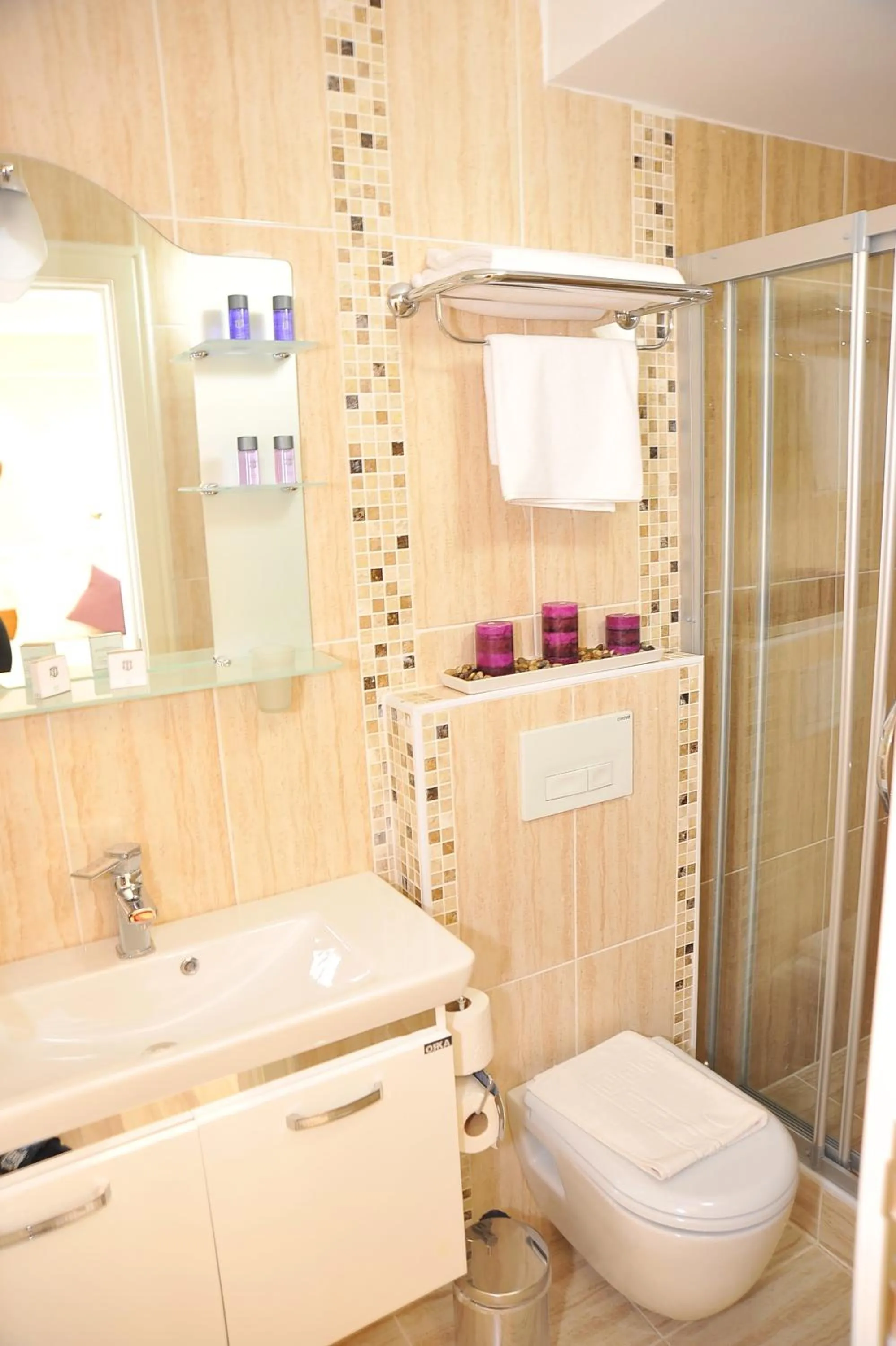 Bathroom in Dualis Hotel