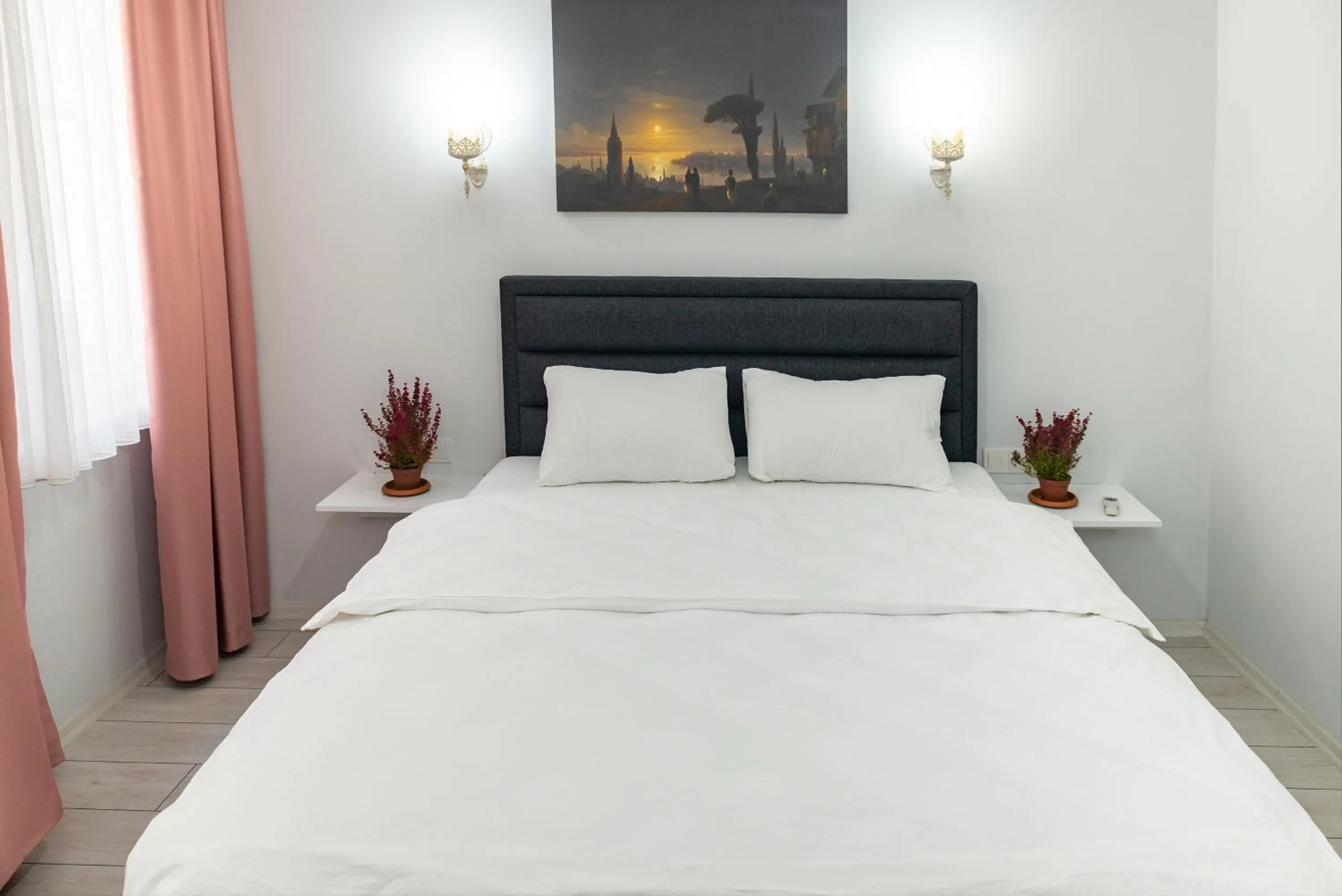 Bedroom, Bed in Dualis Hotel