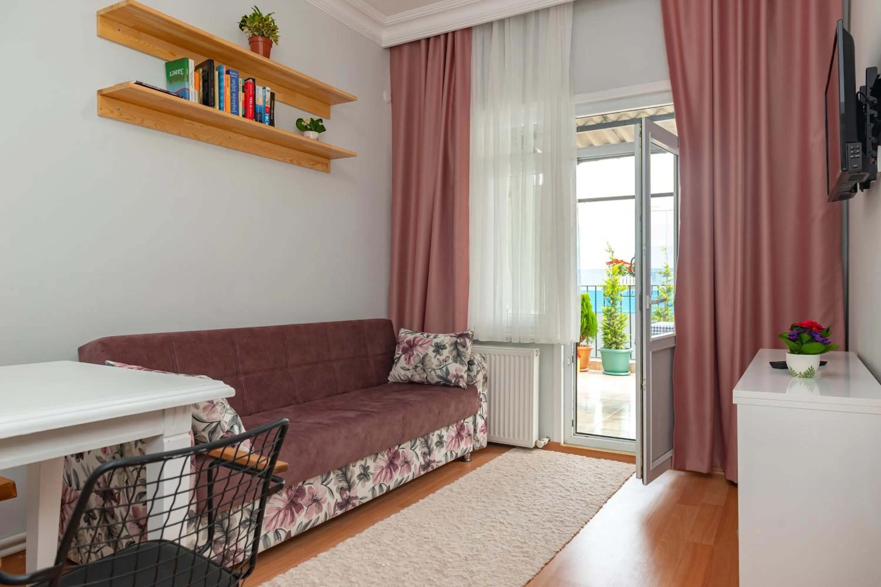 Living room in Dualis Hotel