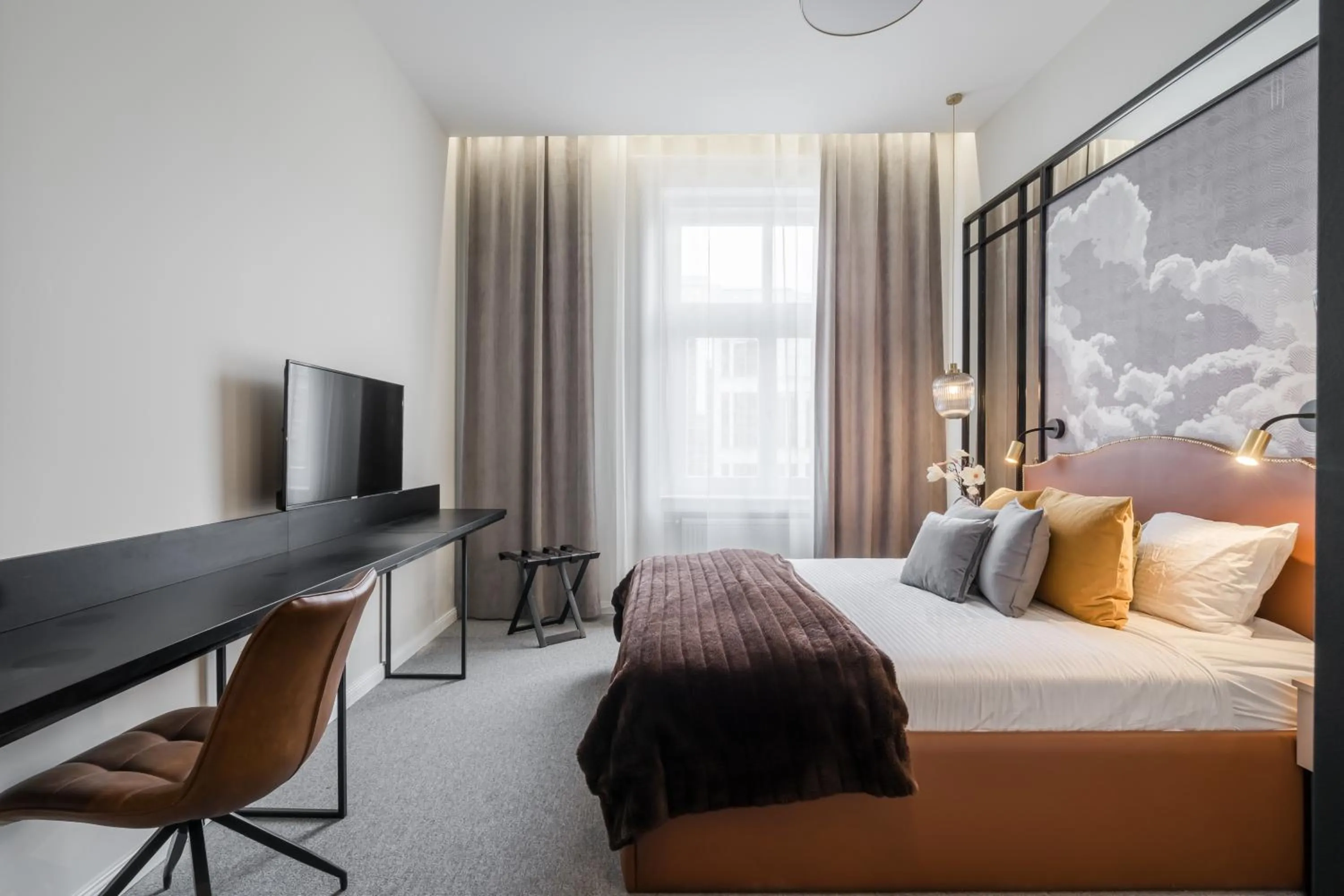 Bed in Astoria Boutique Suites- Best Location by BQA