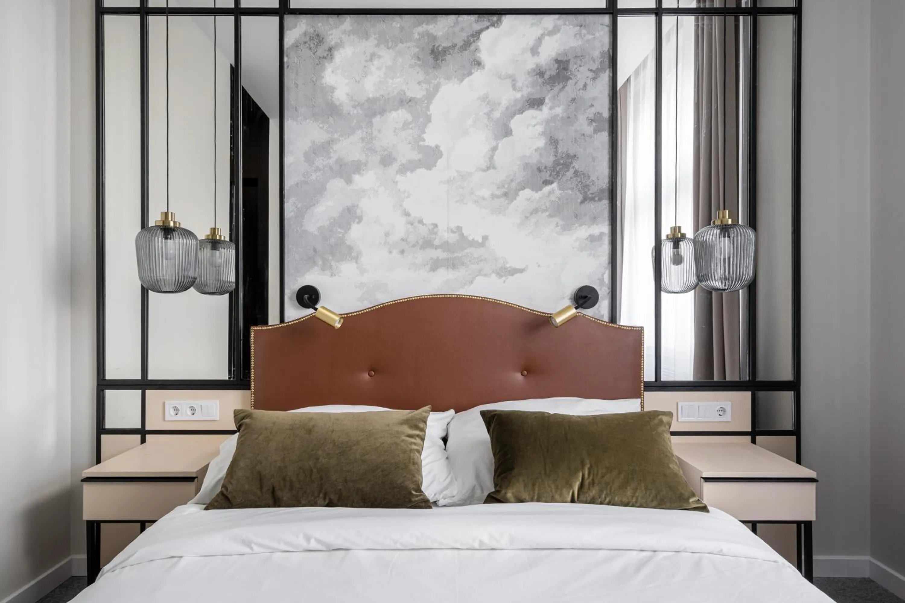 Bed in Astoria Boutique Suites- Best Location by BQA