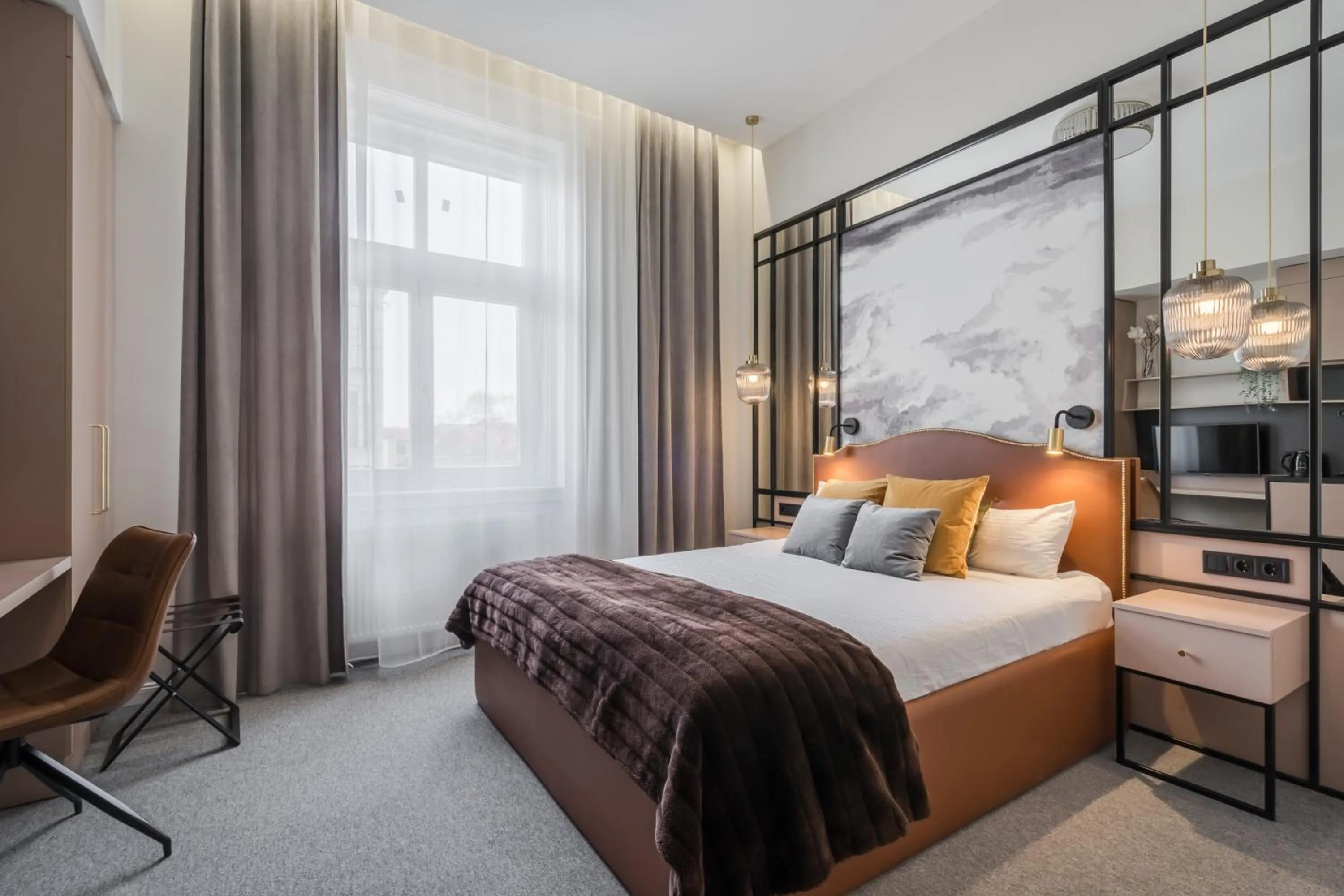 Bed in Astoria Boutique Suites- Best Location by BQA