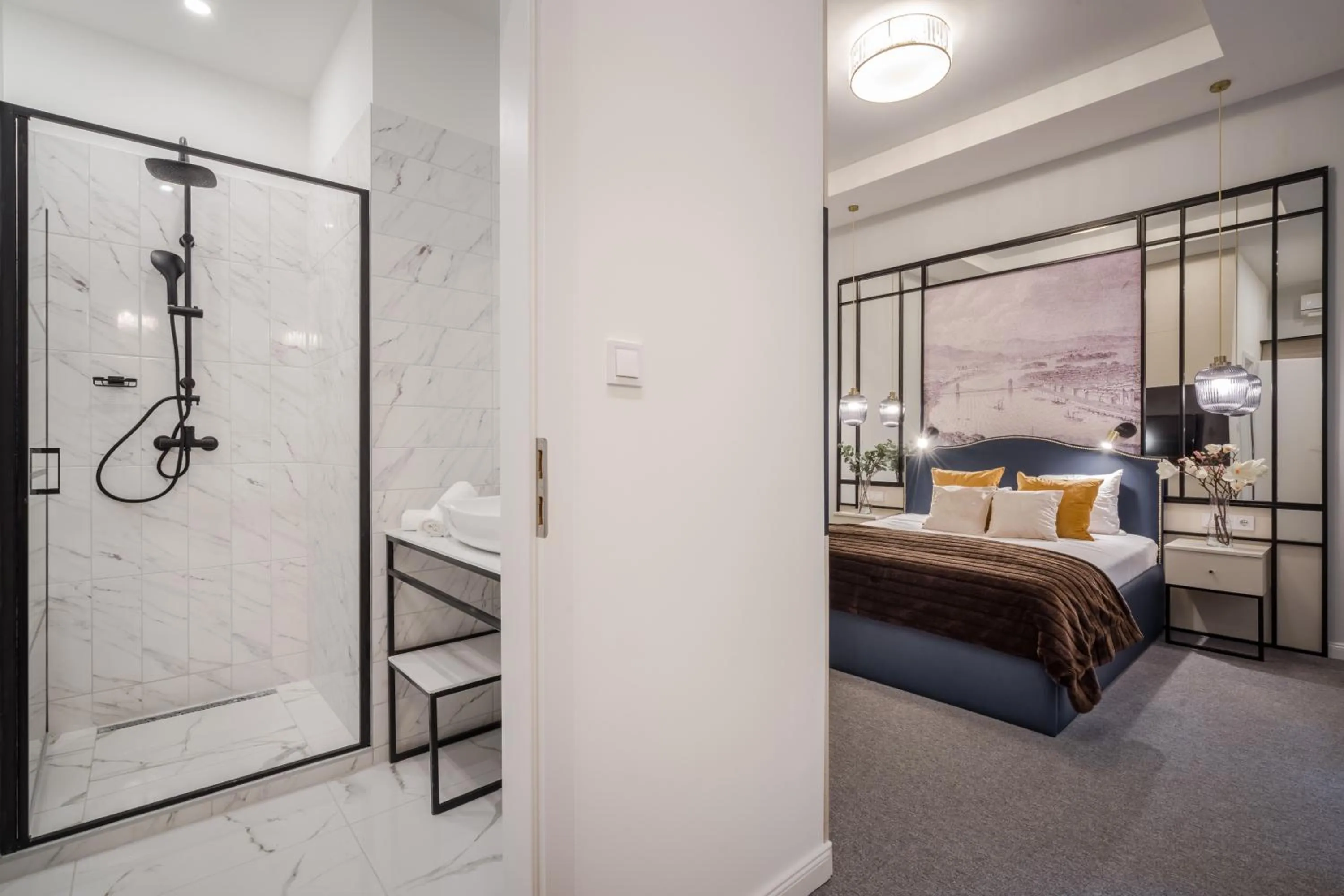 Bed in Astoria Boutique Suites- Best Location by BQA