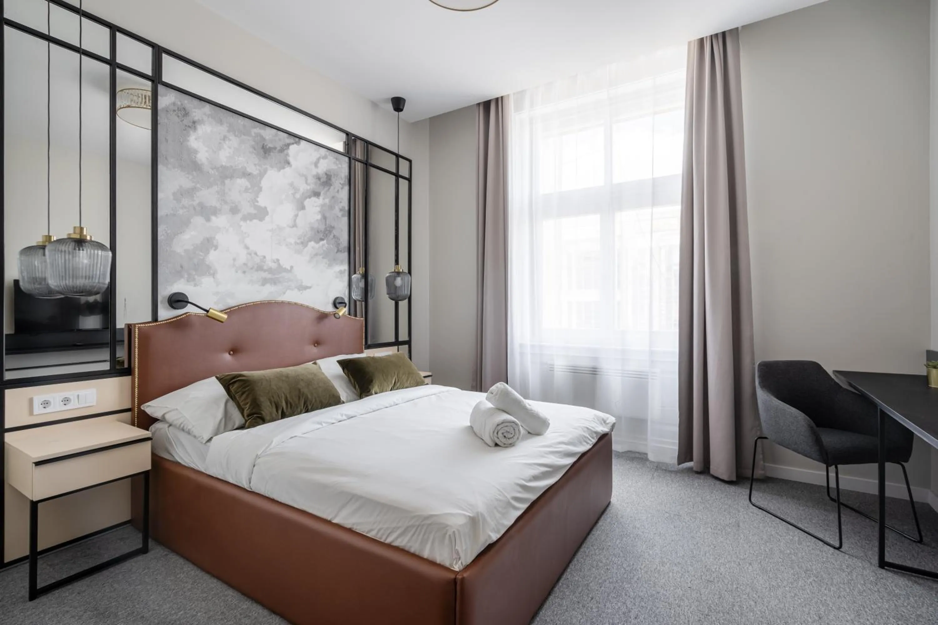 Bed in Astoria Boutique Suites- Best Location by BQA