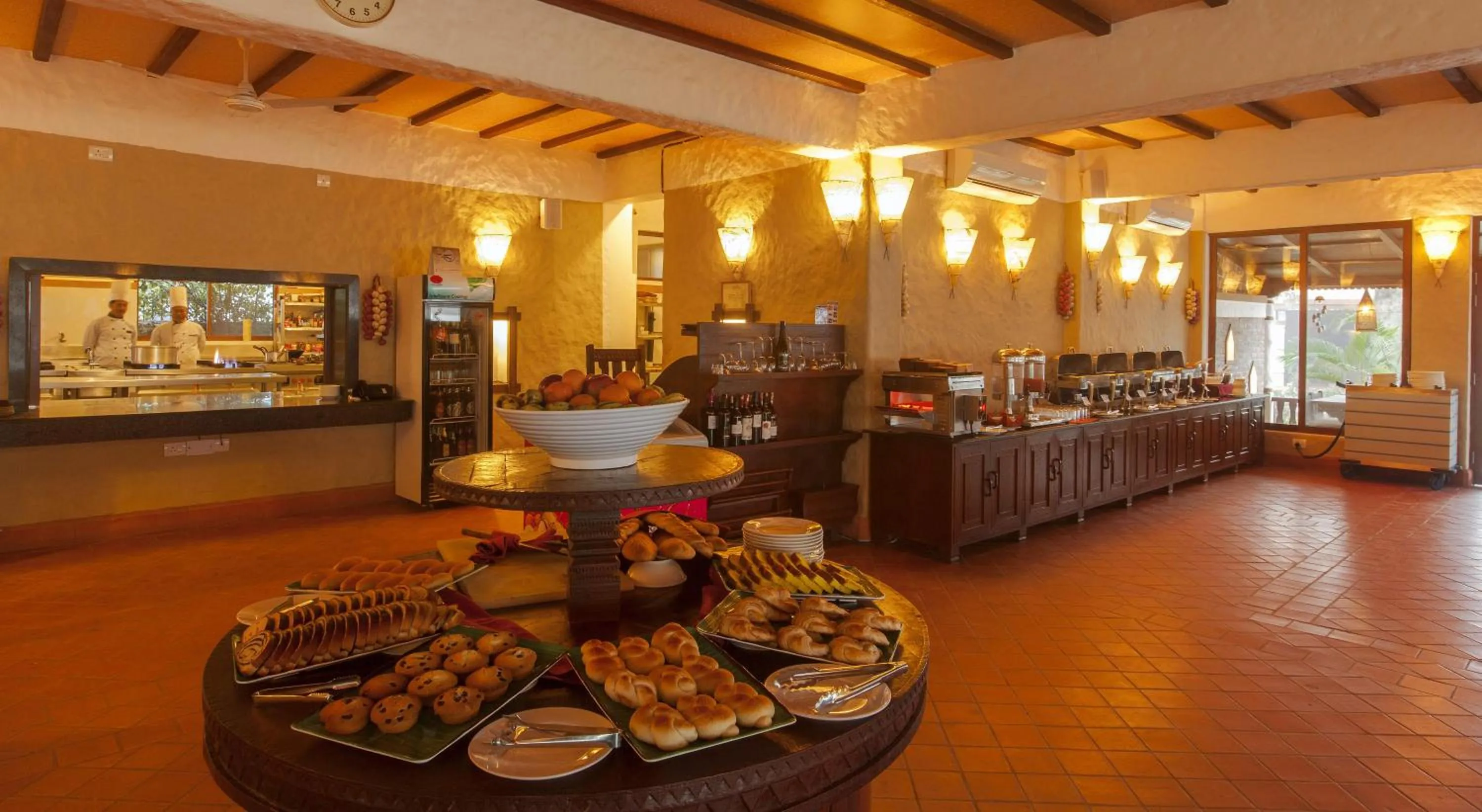 Buffet breakfast in Green Park Chitwan