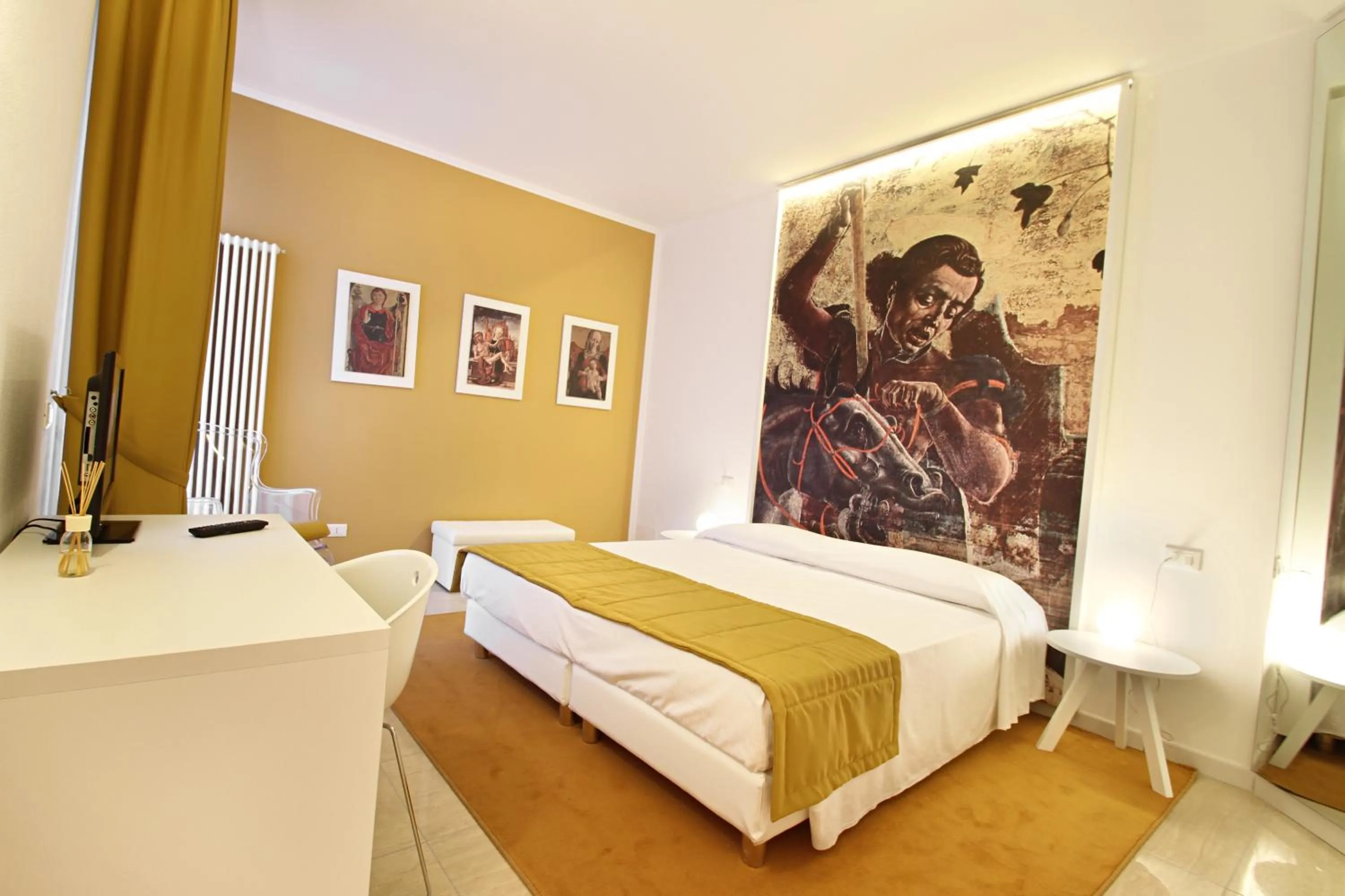 Bedroom, Bed in Ferrara Rooms