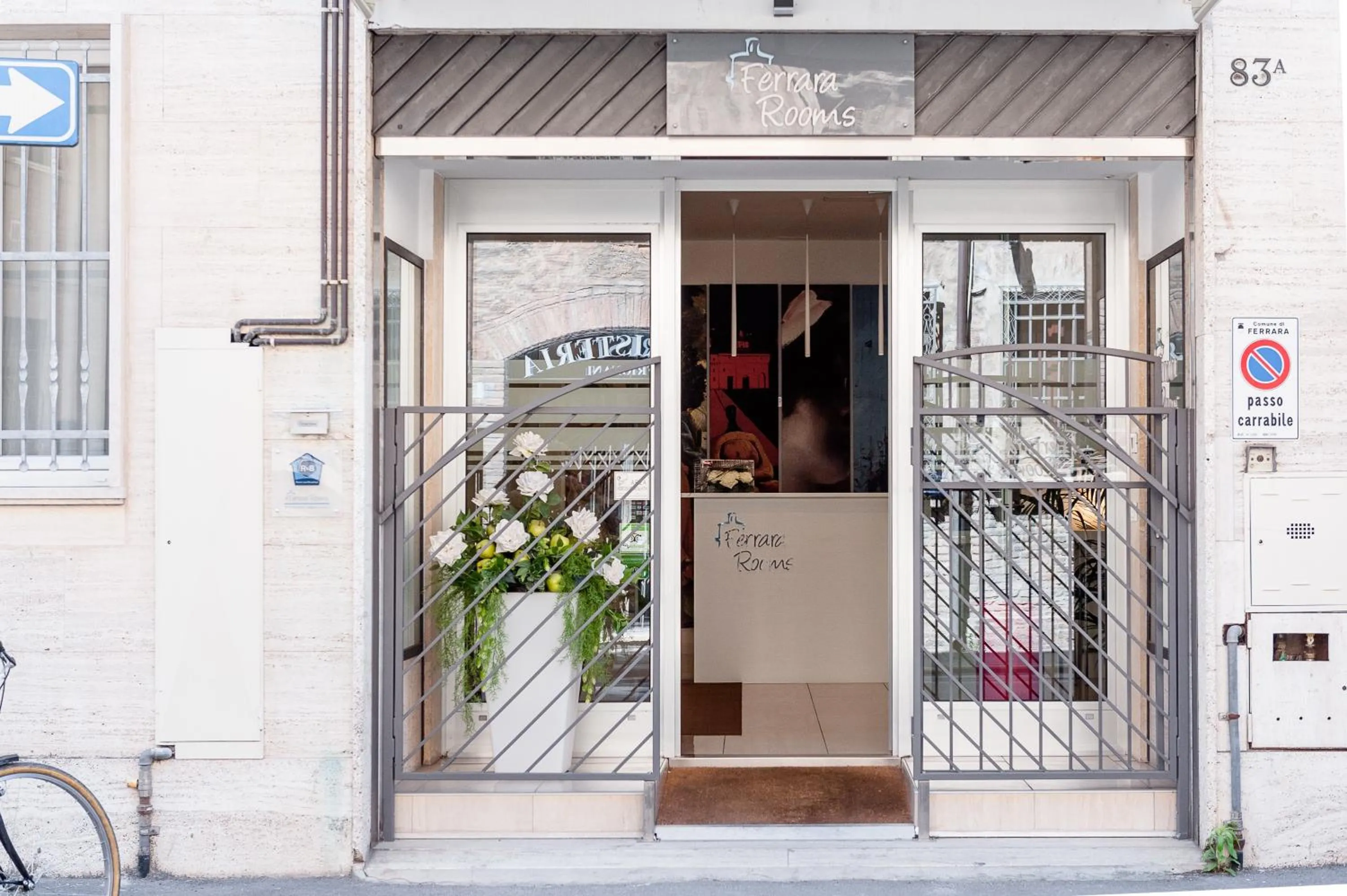 Facade/entrance in Ferrara Rooms