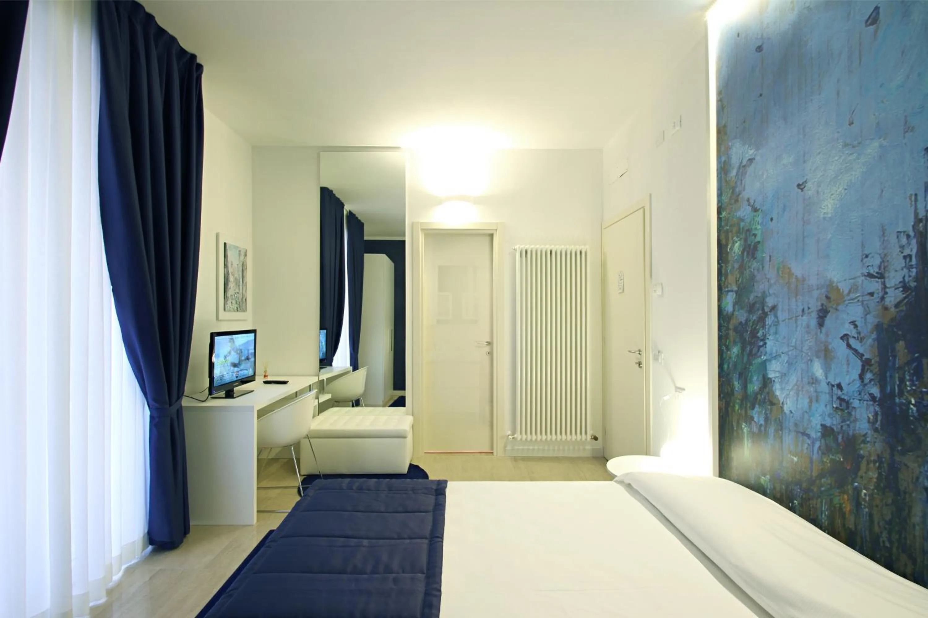 Bedroom, Bed in Ferrara Rooms