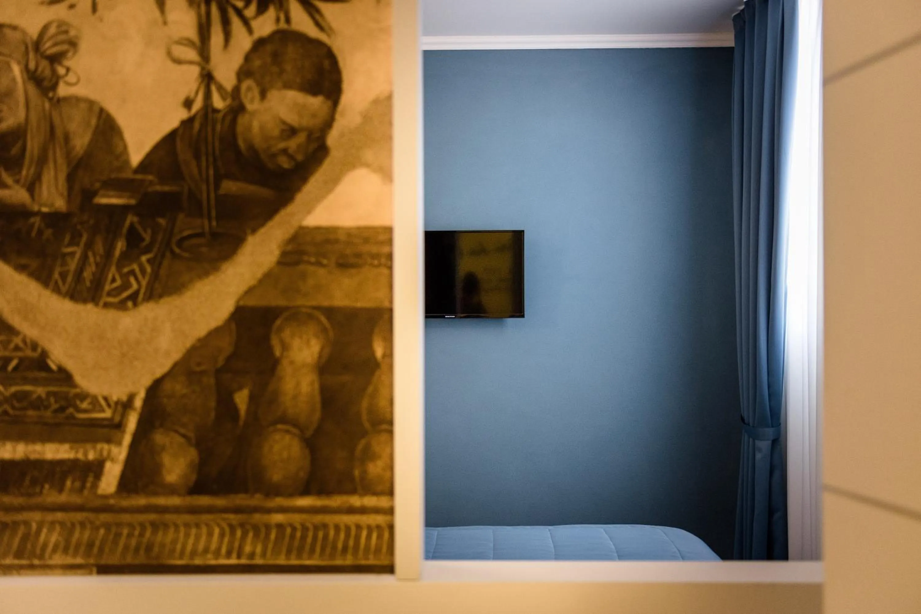 Decorative detail in Ferrara Rooms