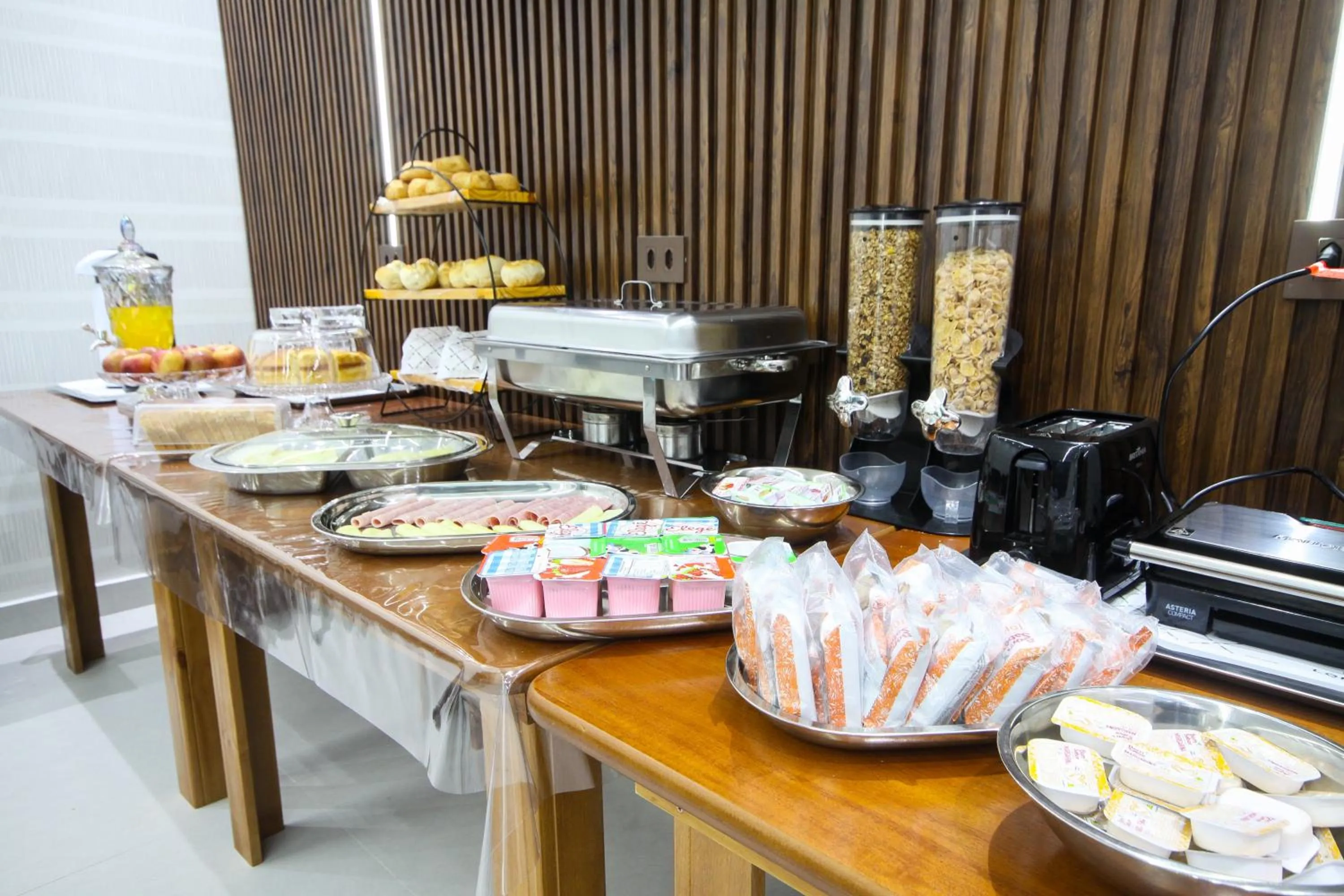 Food and drinks in Hotel Biz Urban- EXPO CENTER NORTE