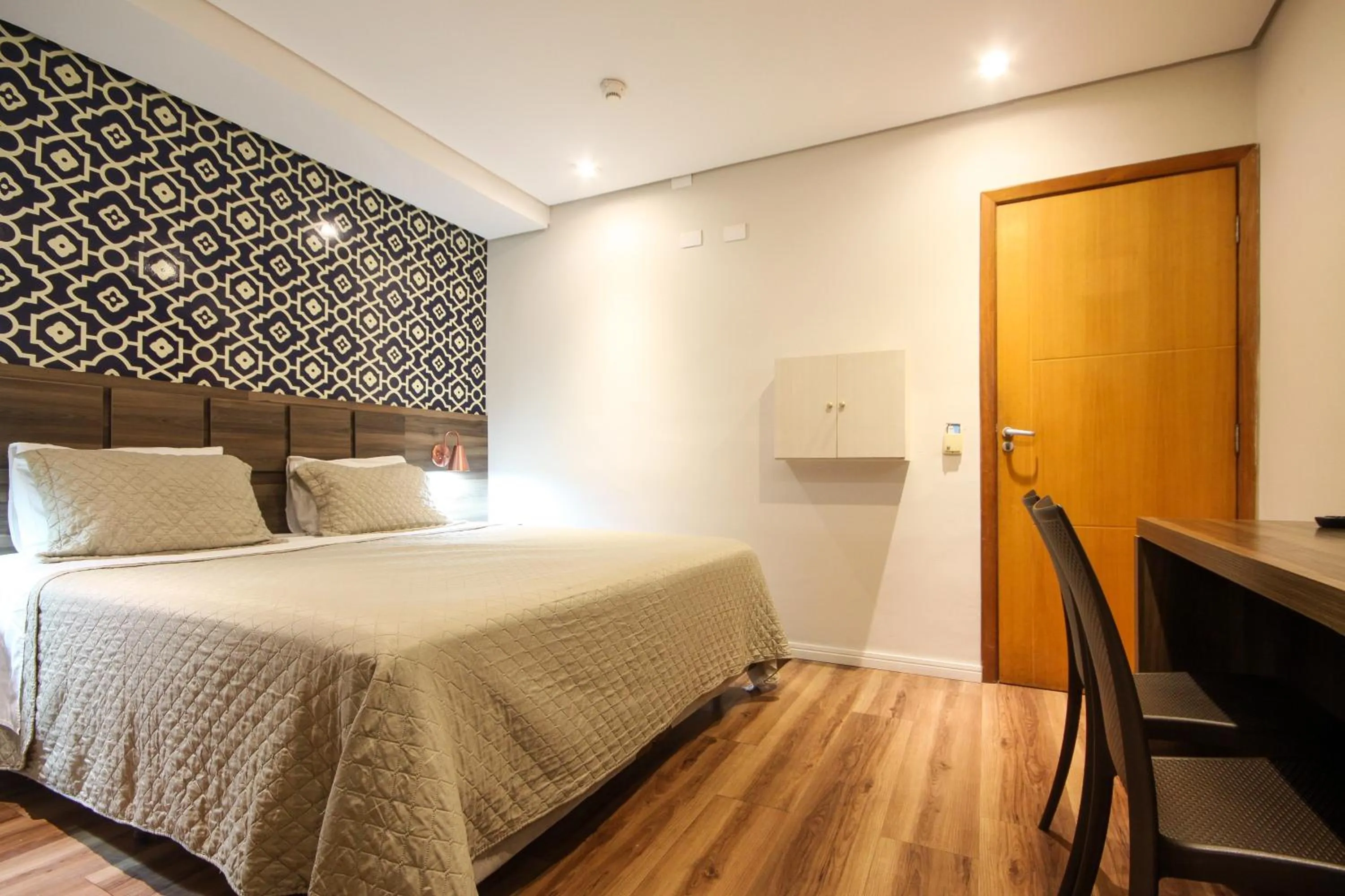 Bed in Hotel Biz Urban- EXPO CENTER NORTE