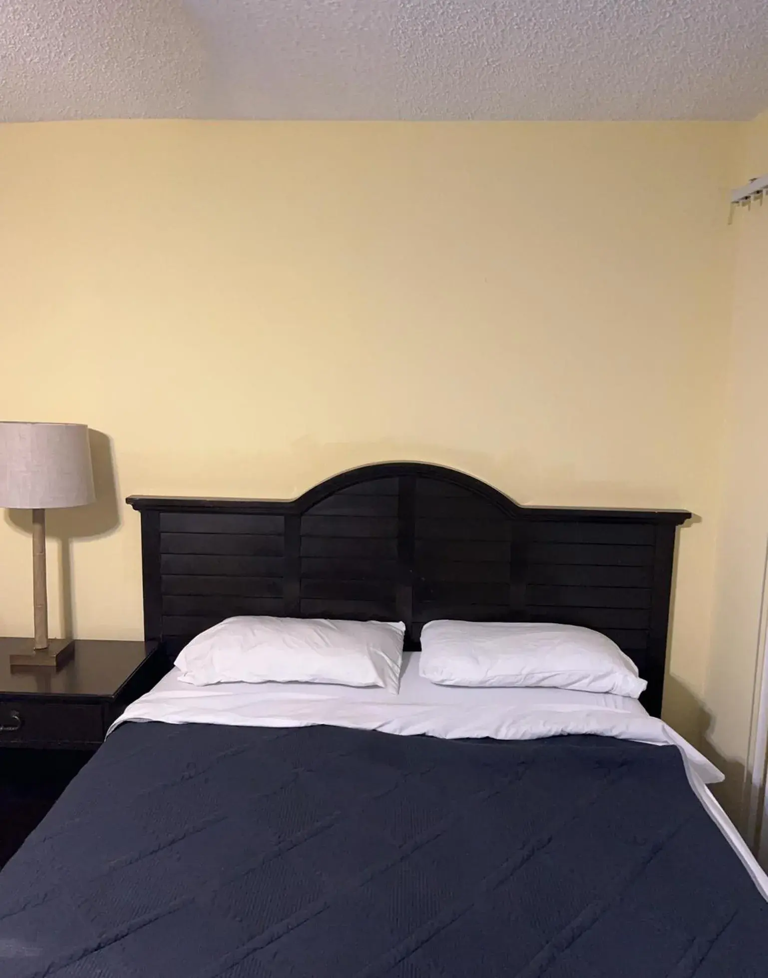 Bed in Avalon Resort of Deerfield Beach Bed in Avalon Resort of Deerfield Beach