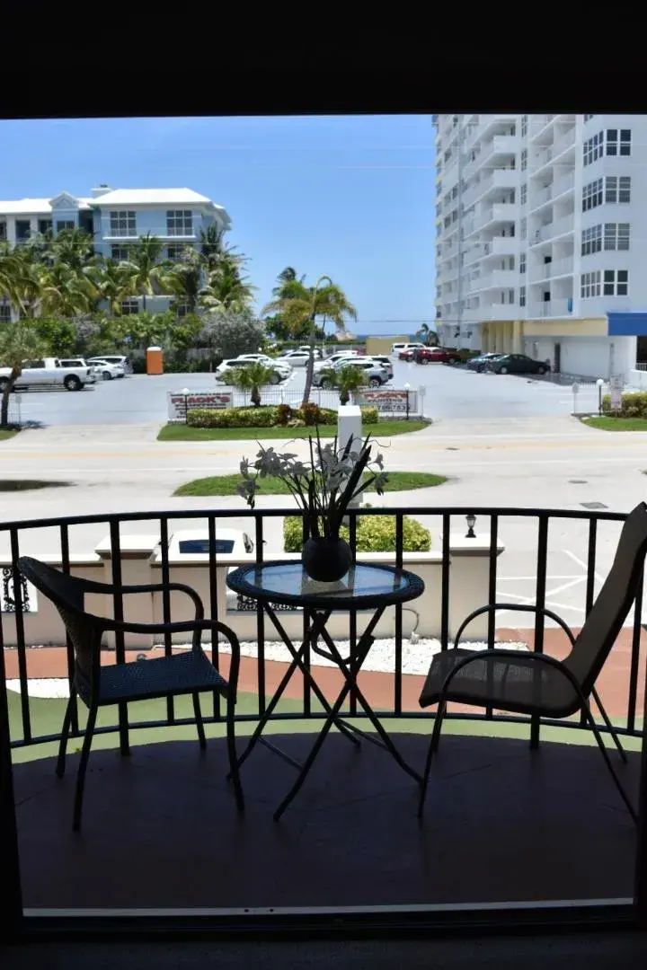 Balcony/Terrace in OCEANS 735 of DEERFIELD BEACH Balcony/Terrace in OCEANS 735 of DEERFIELD BEACH