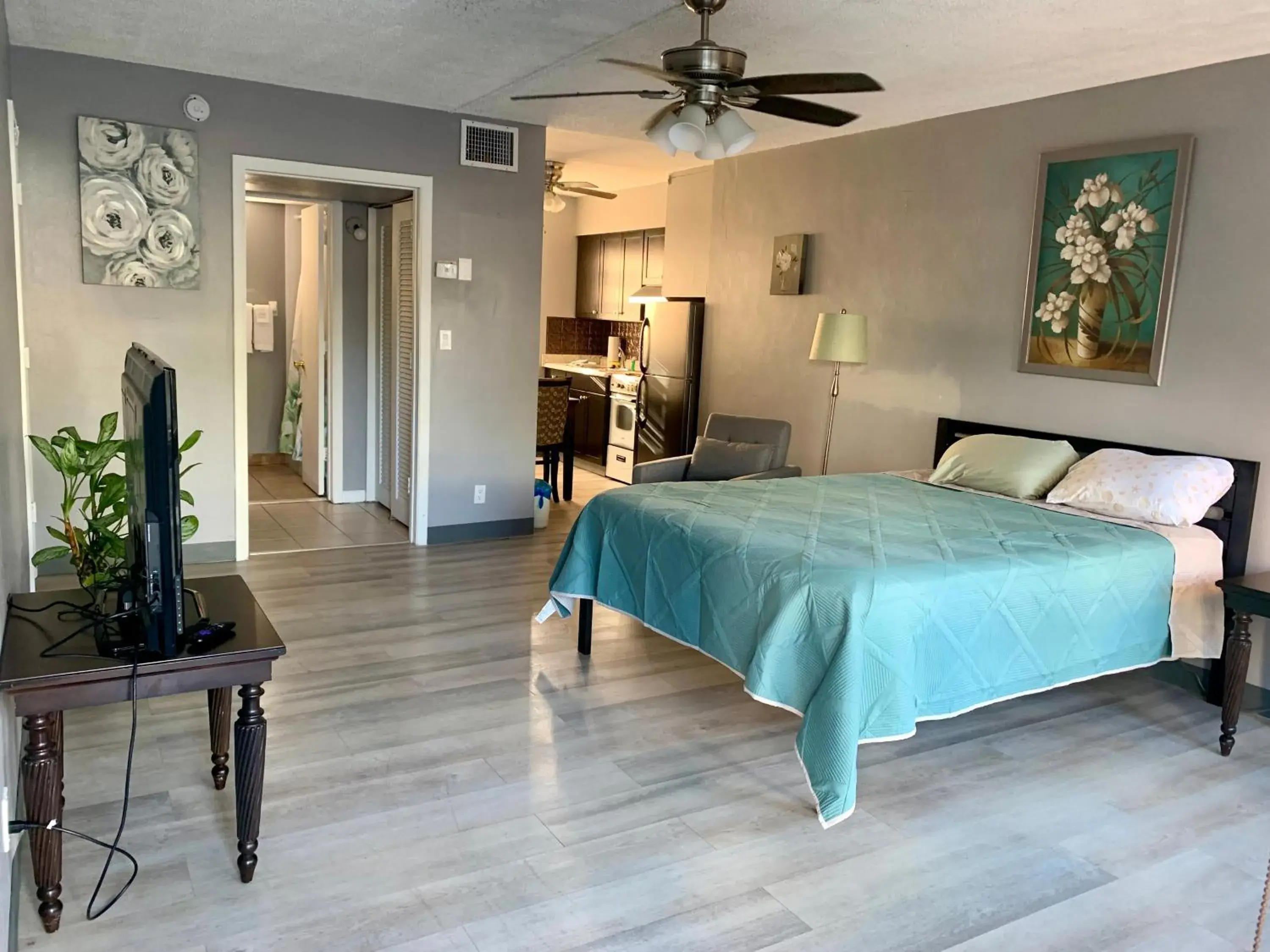 Bed in OCEANS 735 of DEERFIELD BEACH Bed in OCEANS 735 of DEERFIELD BEACH