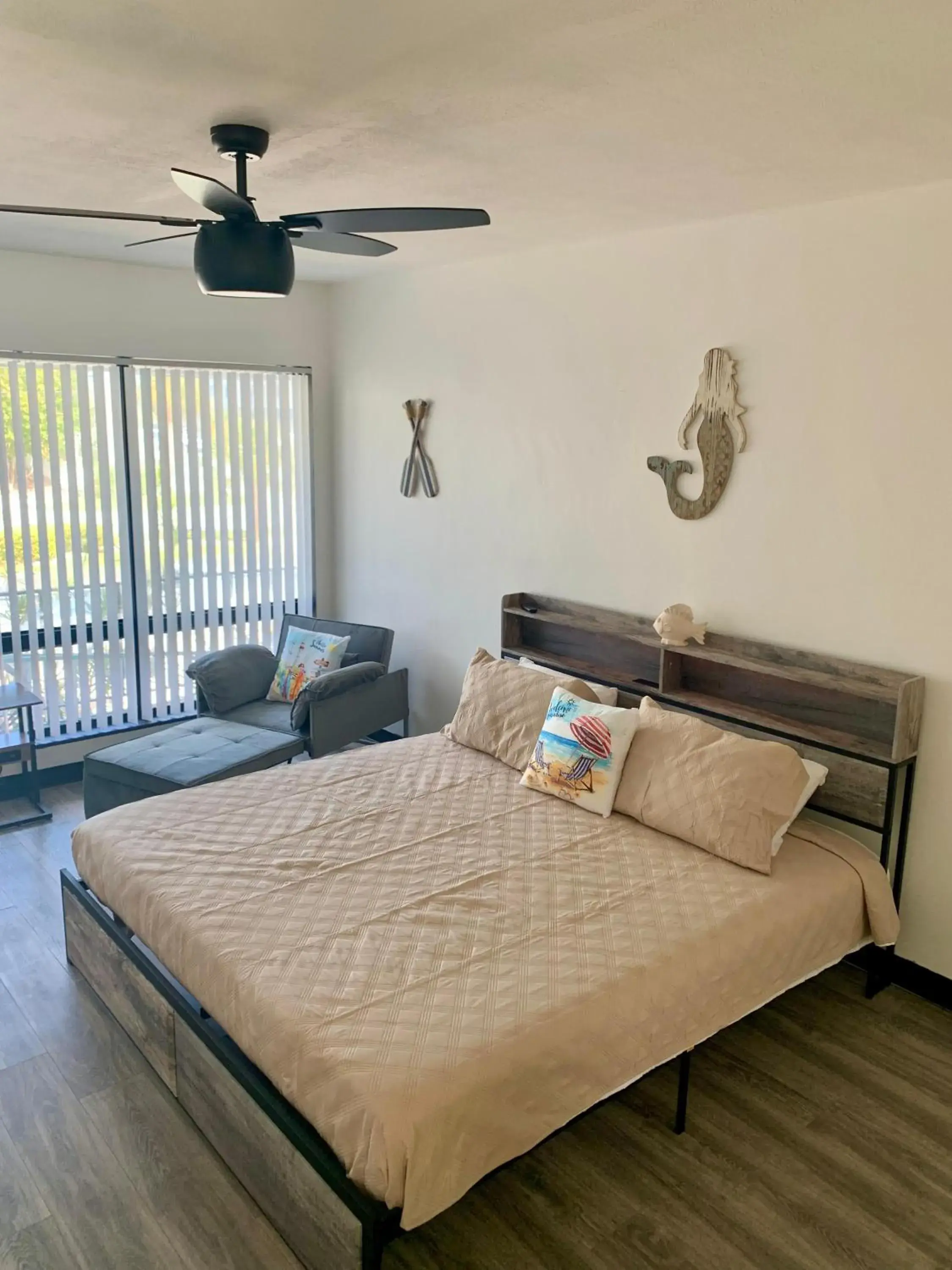 Bed in Avalon Resort of Deerfield Beach Bed in Avalon Resort of Deerfield Beach