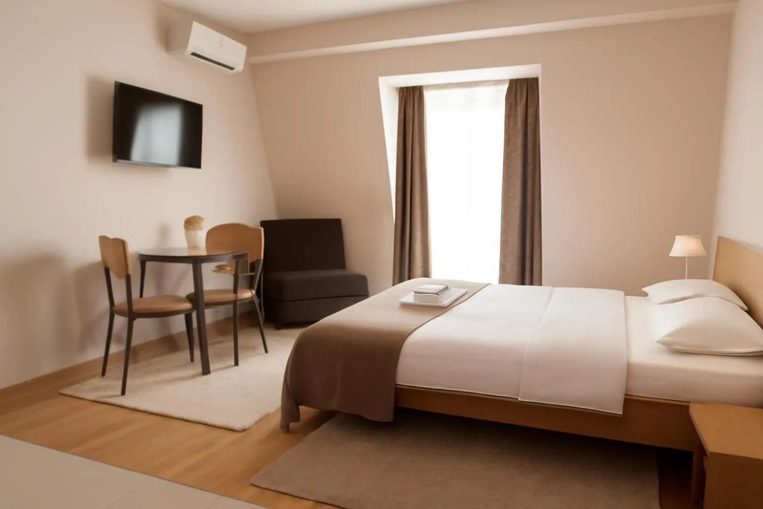 Double Room in Hotel Topcider