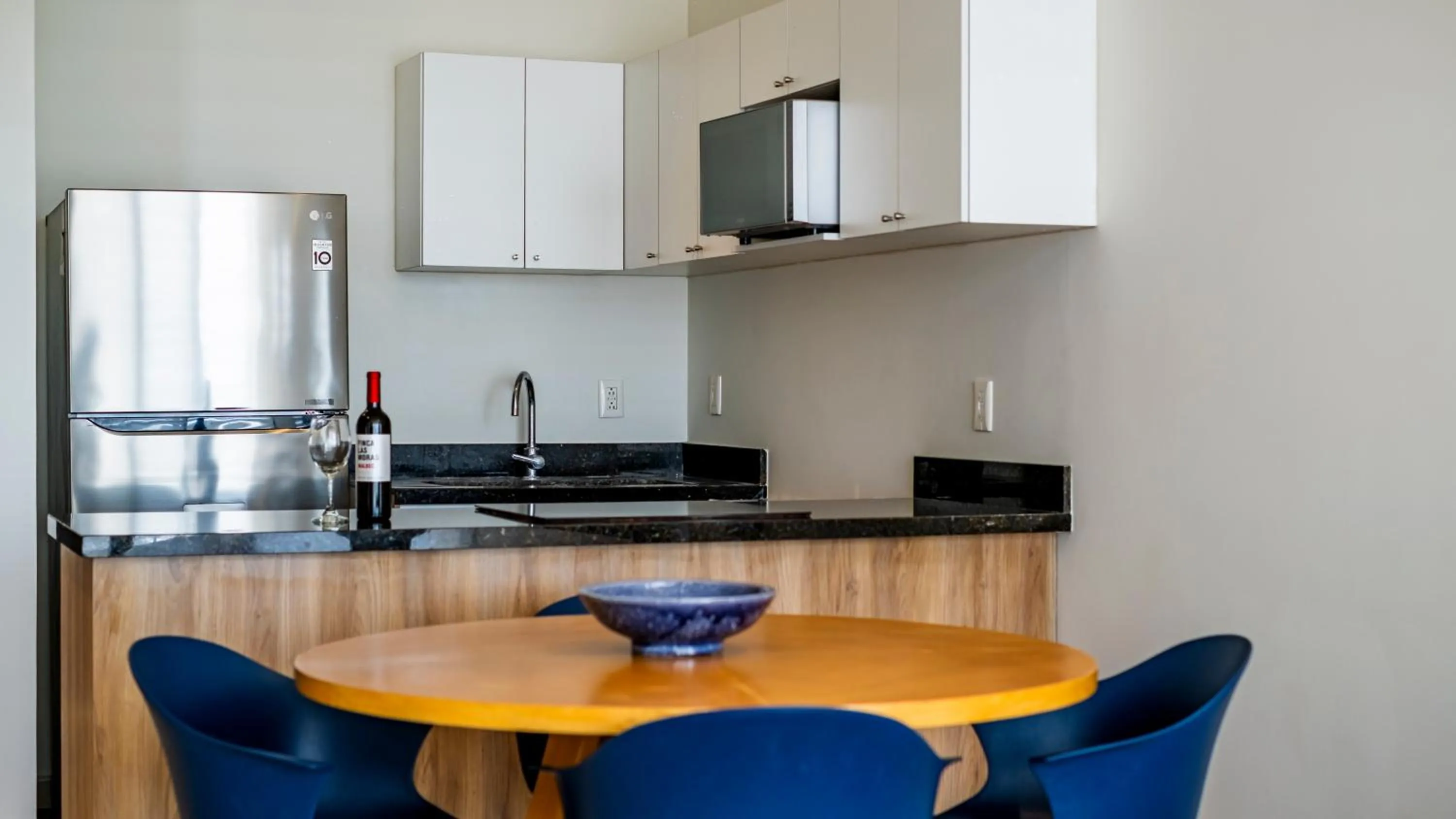Kitchen or kitchenette in San Francisco by Andiani Travel