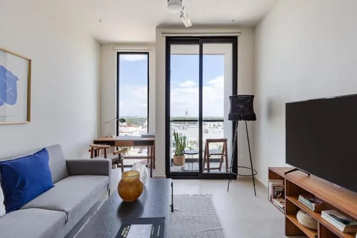 TV and multimedia in San Francisco by Andiani Travel