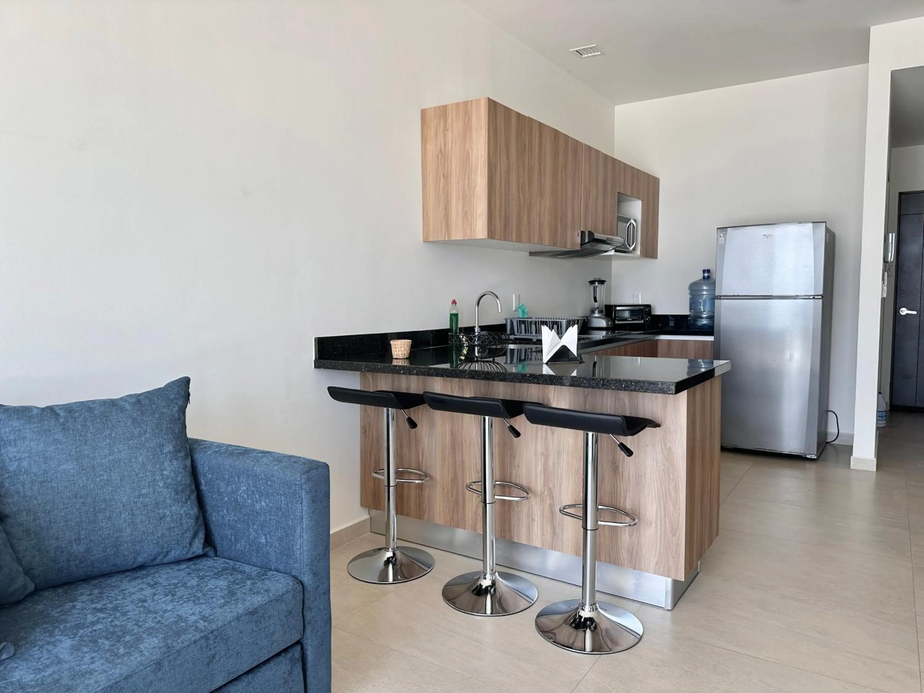 Kitchen or kitchenette in San Francisco by Andiani Travel